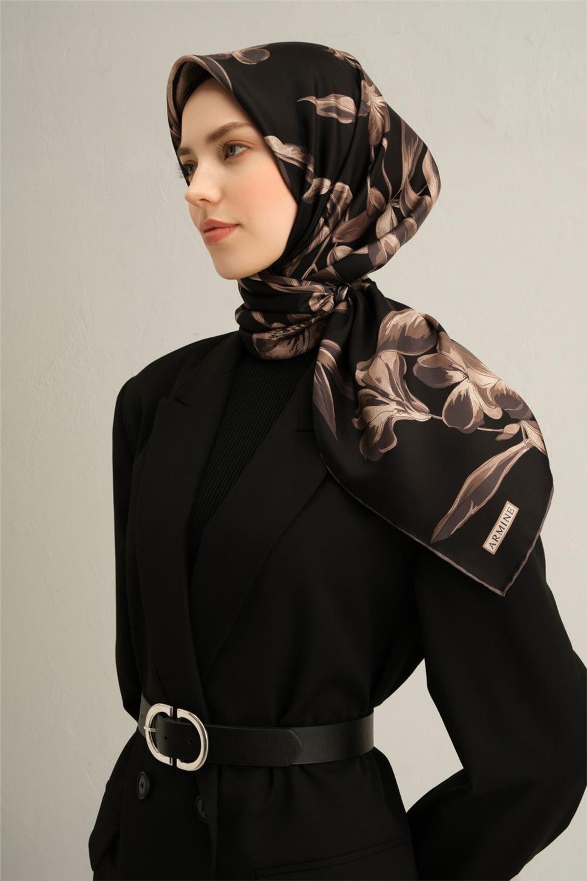 Armine Çiçek Desenli Saf İpek Sura Eşarp 9304 90 x 90 Siyah - 85