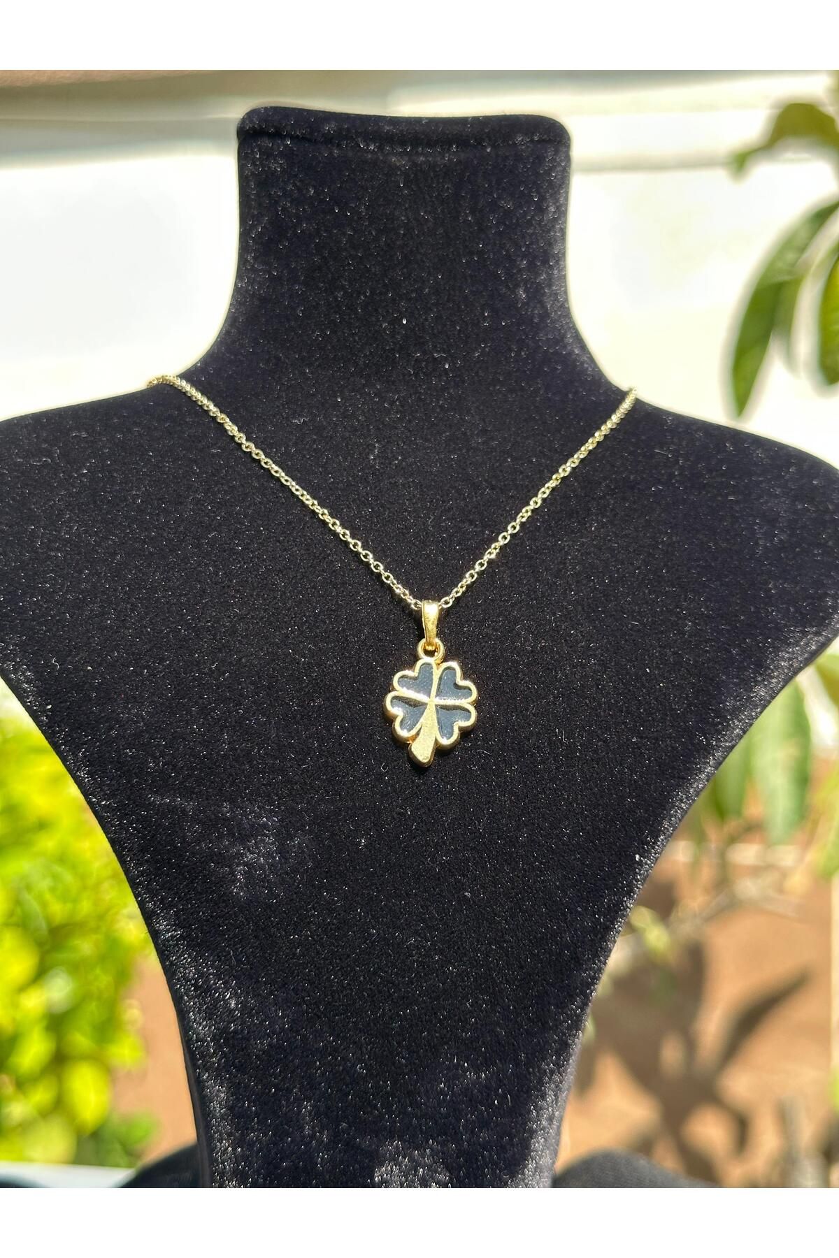 Butik Siyah Renk Yonca Kolye