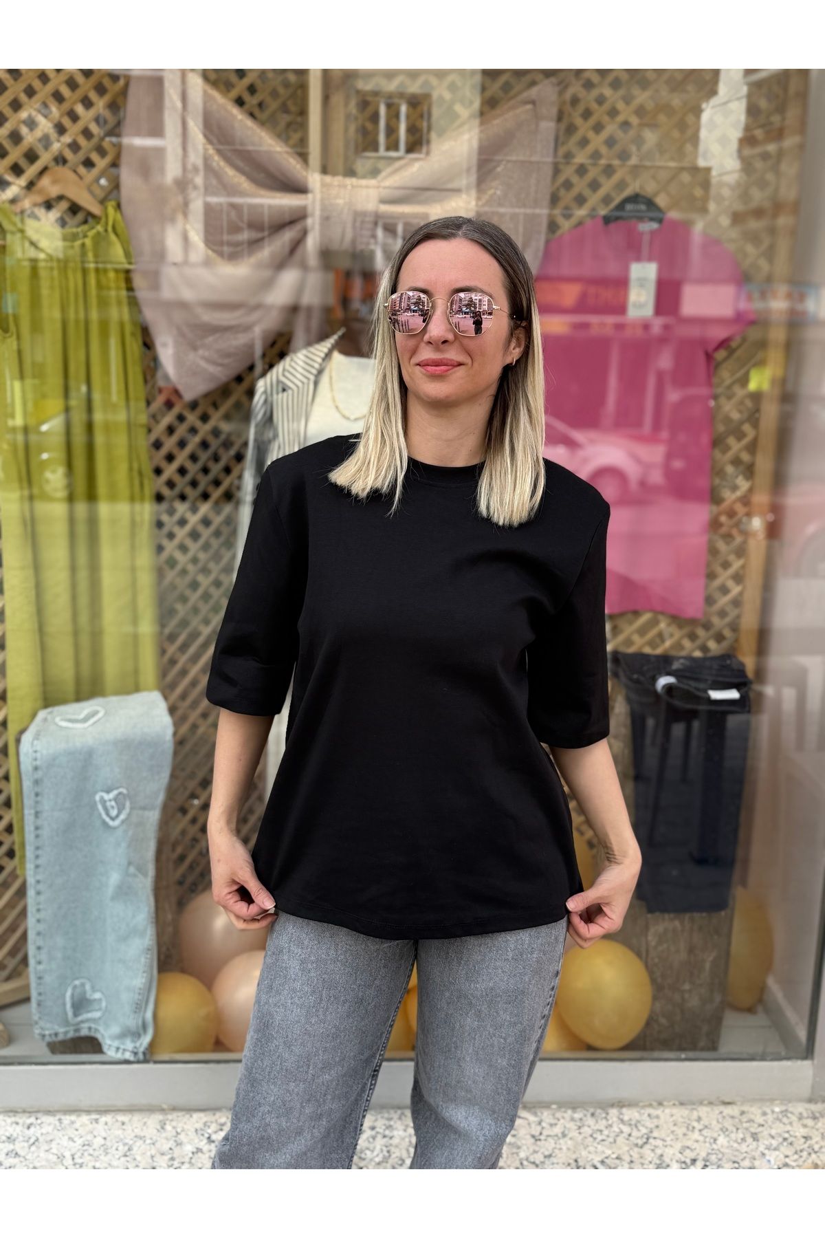 4K BUTİK Omuzları Vatkalı Siyah Tshirt