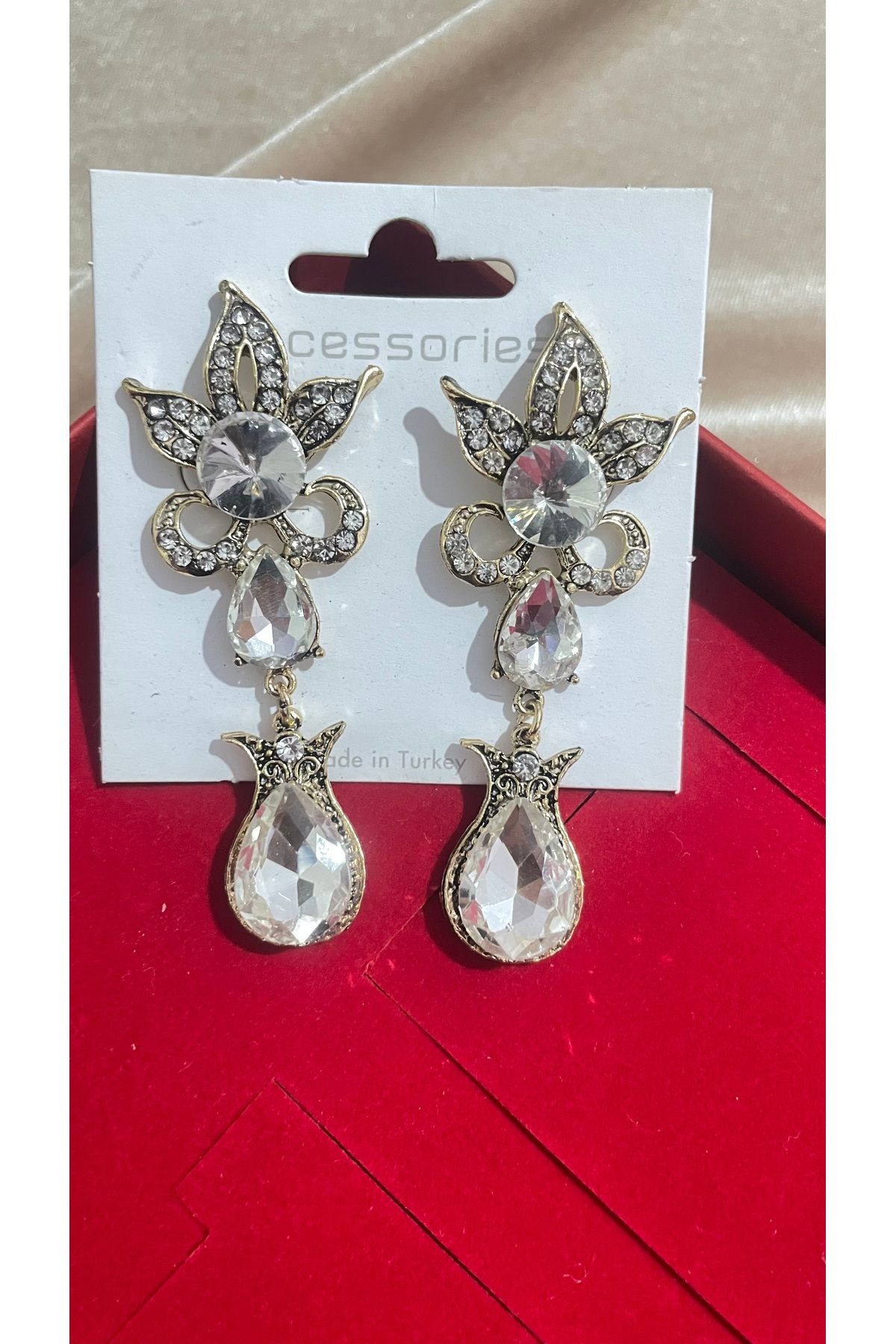 steelbijuteri 💎 Osmanlı Lalesi – Taşlı Işıltılı Küpe (Şeffaf Zirkon)