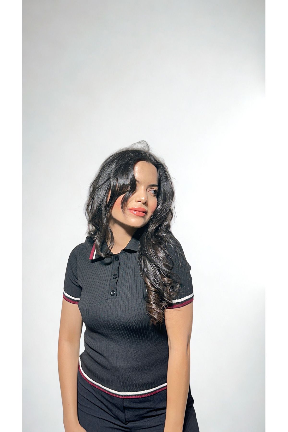 BELTICHA Kadın Polo Yaka Bluz Dikişsiz Crop Kısa Kol Fitted Kalıp likralı Bluz