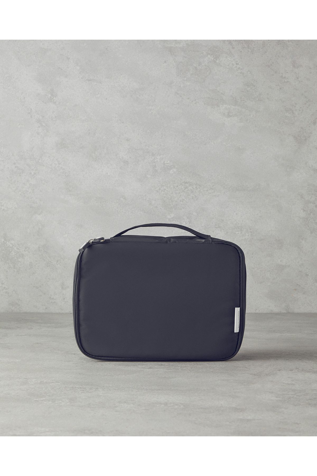 teknotrust Şık Siyah Polyester Organizer ile düzen ve tarzınıza zarif dokunuş