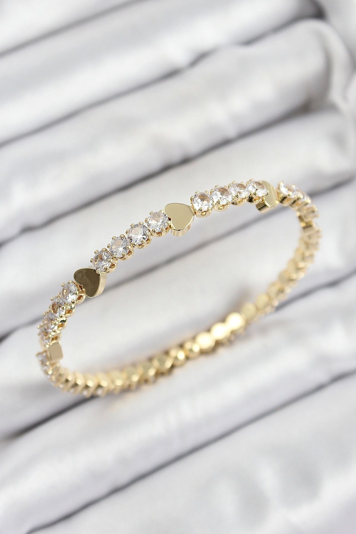 shopwave Pirinç Zirkon Taşlı Kalp Model Gold Renk Yaylı Kadın Bileklik