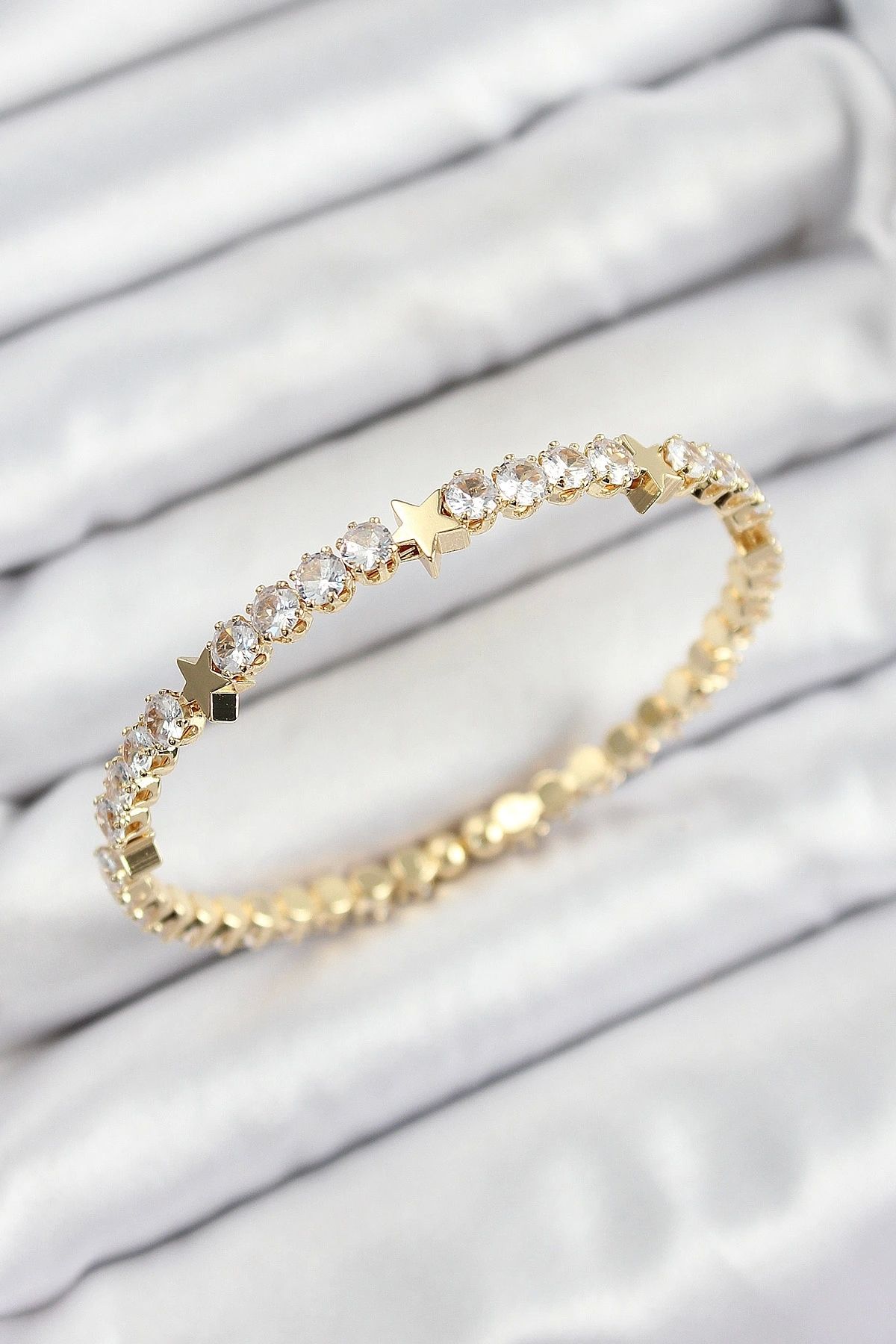 shopwave Pirinç Zirkon Taşlı Yıldız Model Gold Renk Yaylı Kadın Bileklik