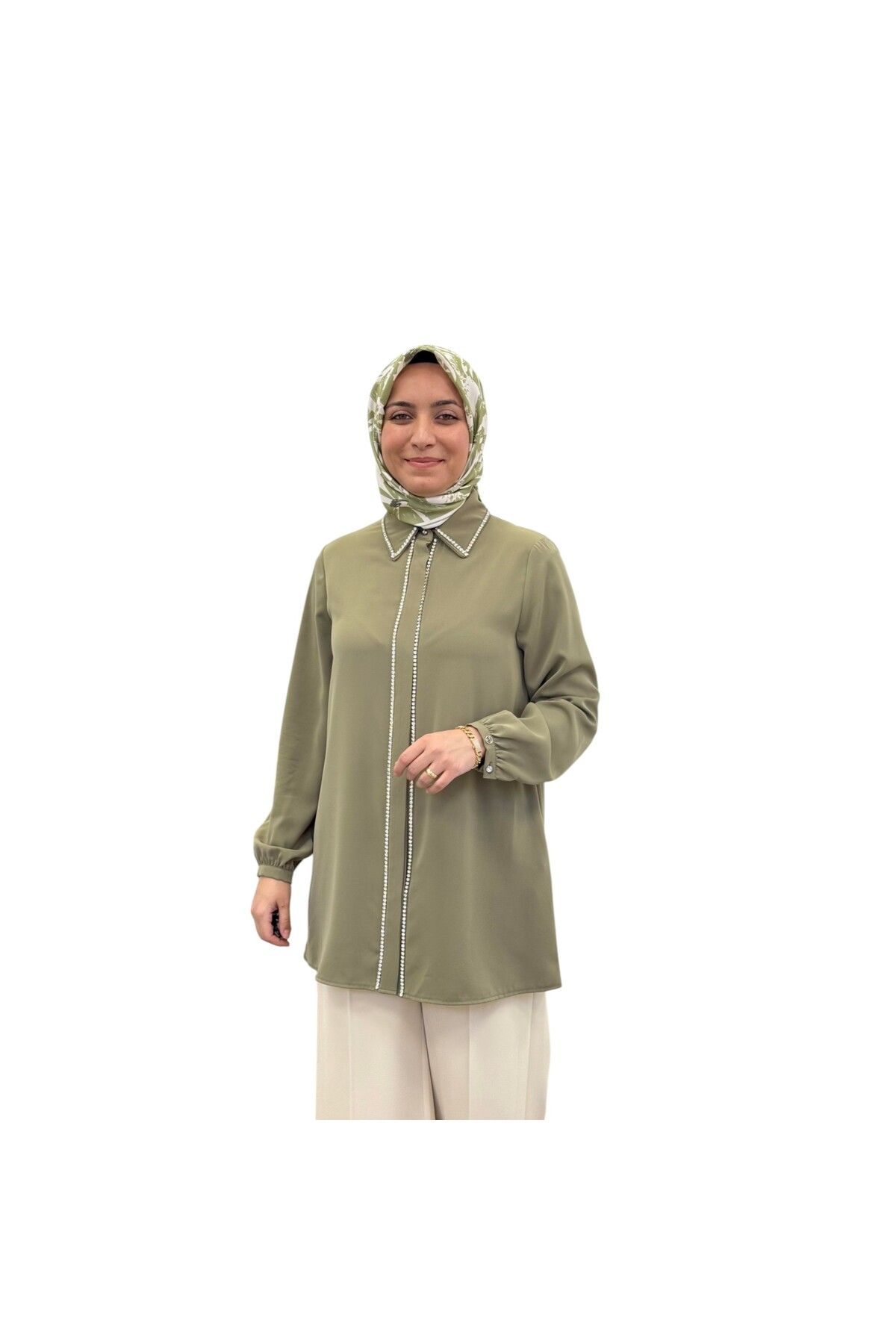 Armine Kadın Yaka ve Ön Taş İşlemeli Gömlek Tunik 25YT301
