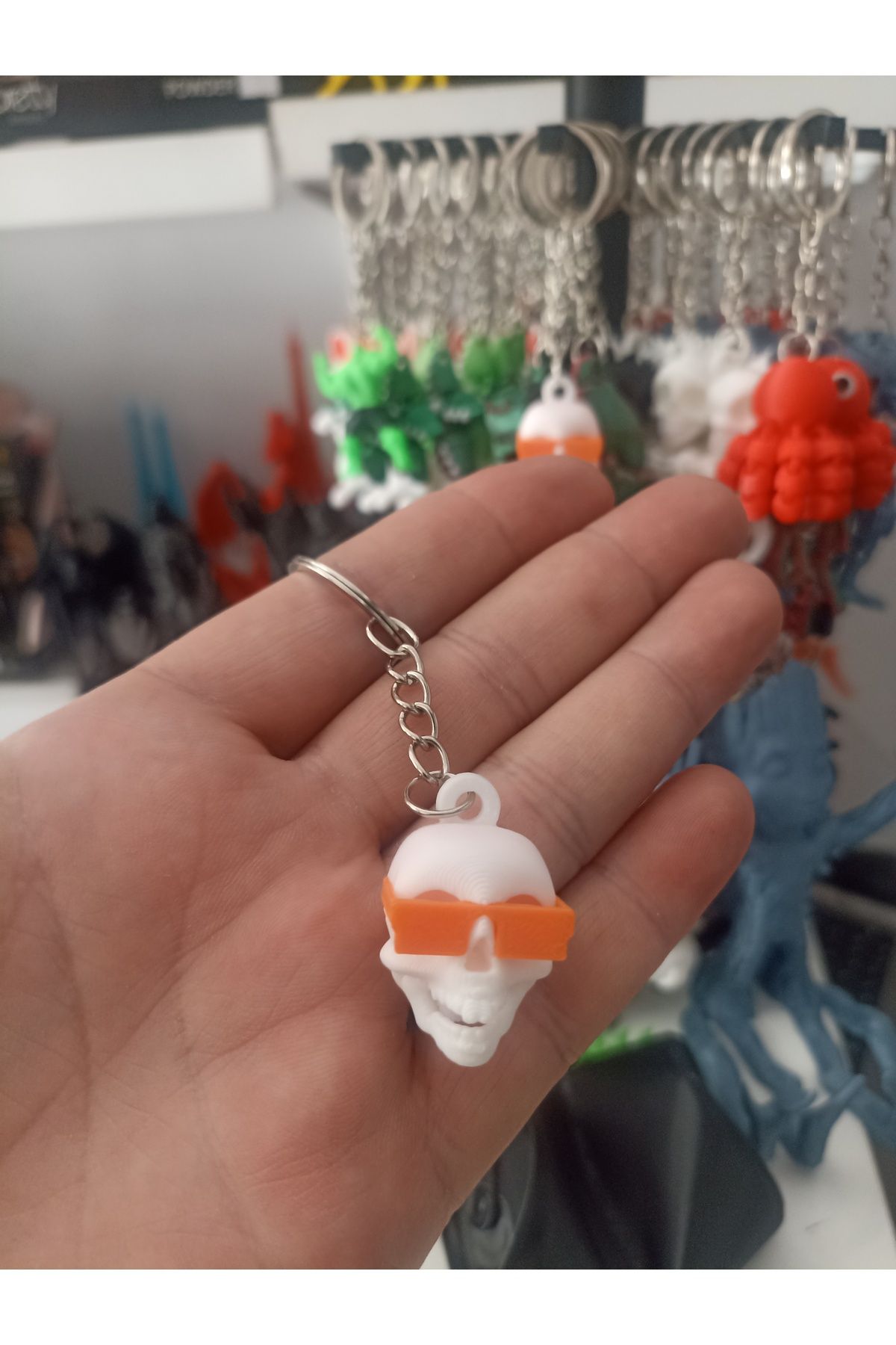 KÖYMEN Güneş gözlüklü iskelet kafası anahtarlik