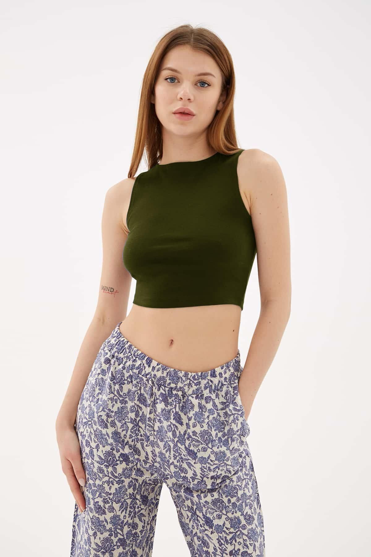 Fashion Friends Crop Atlet Haki
