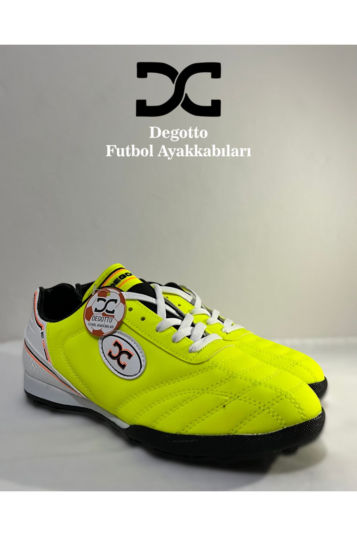 DEGOTTO Futbol Severlere Özel Halı Saha Kramponu – Hafif Yapı ve Nefes Alabilir Üst Yüzey
