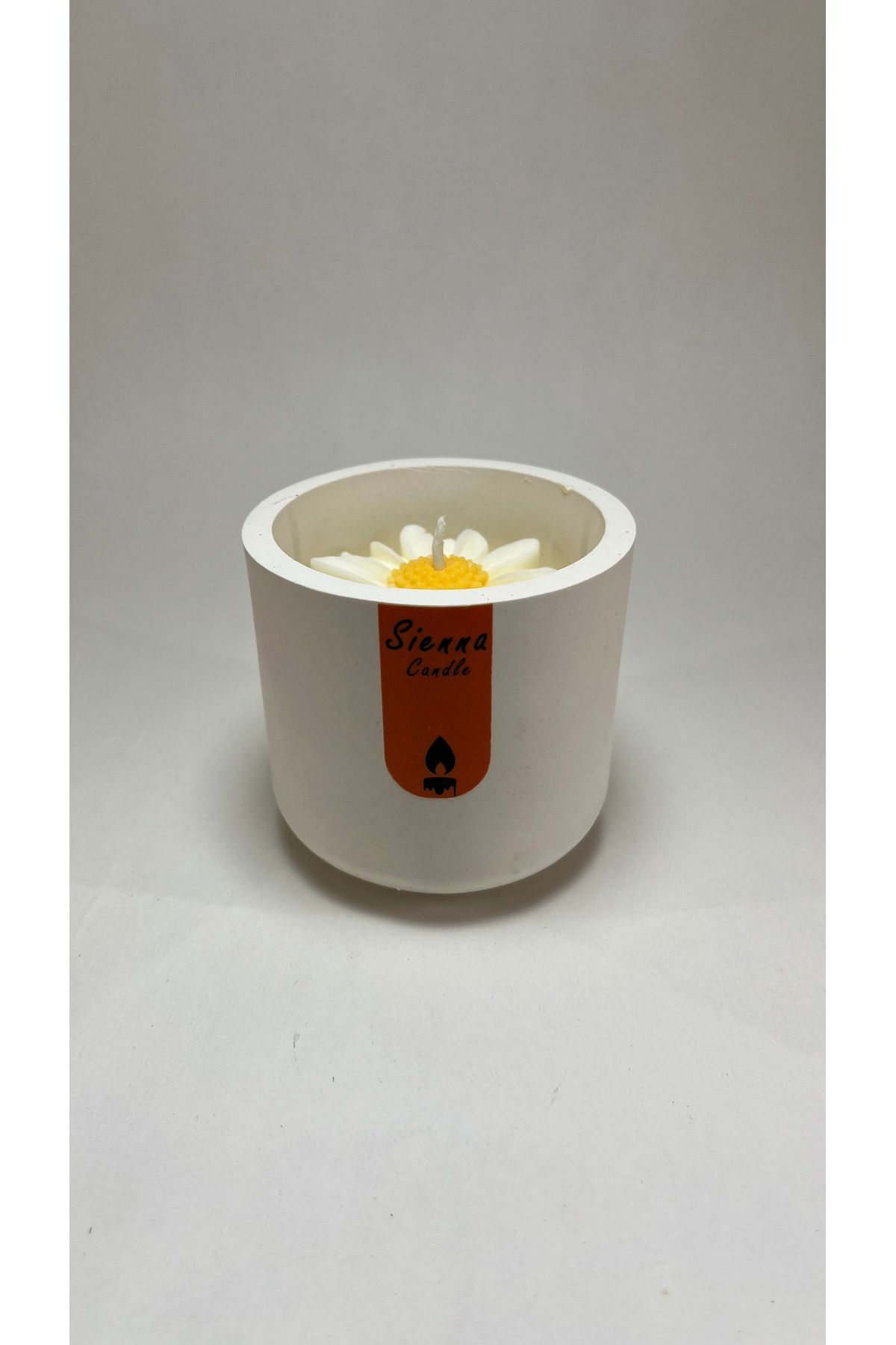 Sienna Candle Papatya detaylı beton soya mumu