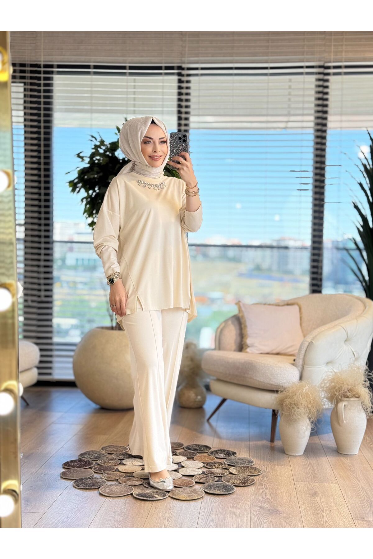 ALANURMODA Yakası Taşlı Takım