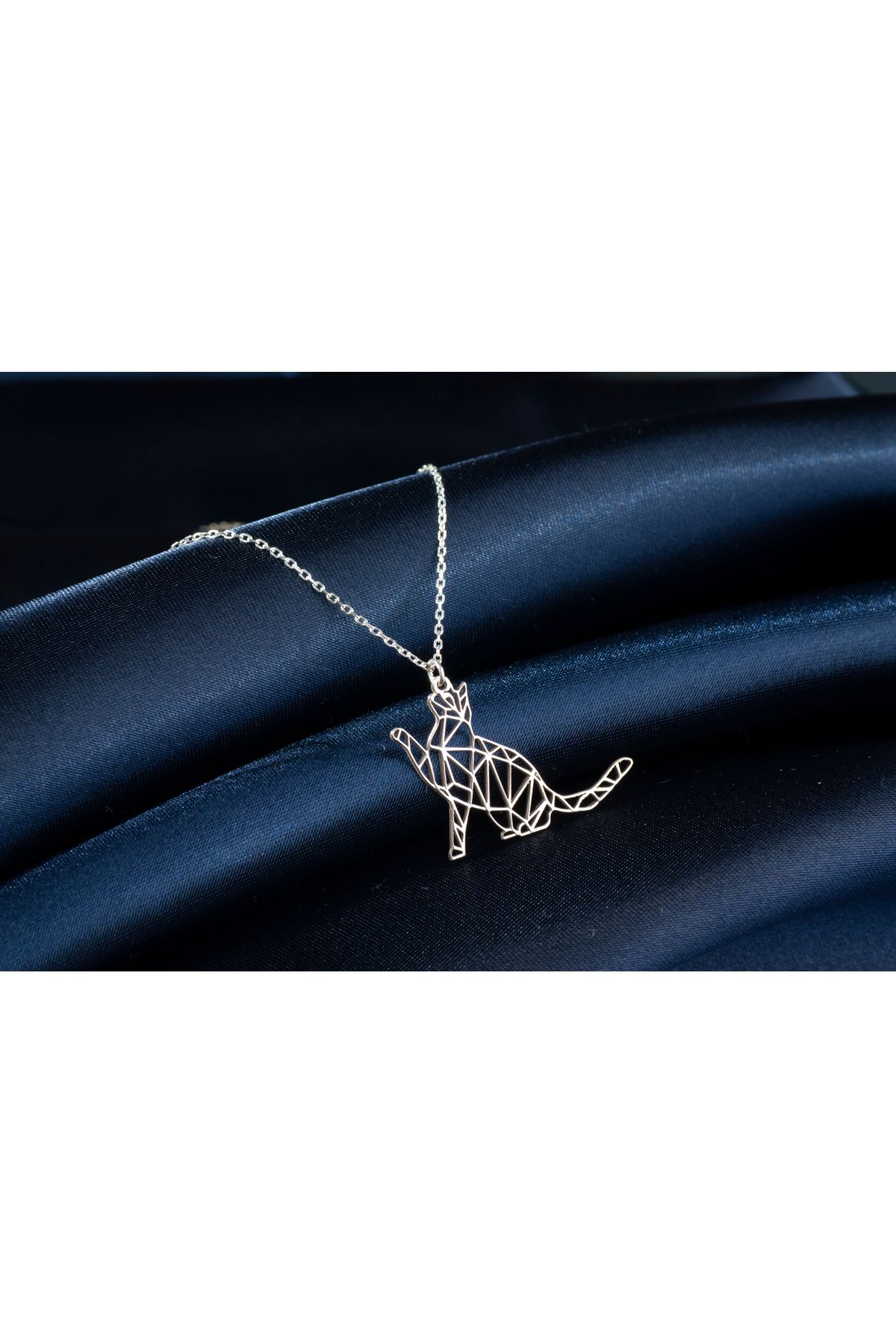 DIZY SILVER Geometrik Kedi Kolye • Modern Minimal Tasarım • 925 Ayar Gümüş