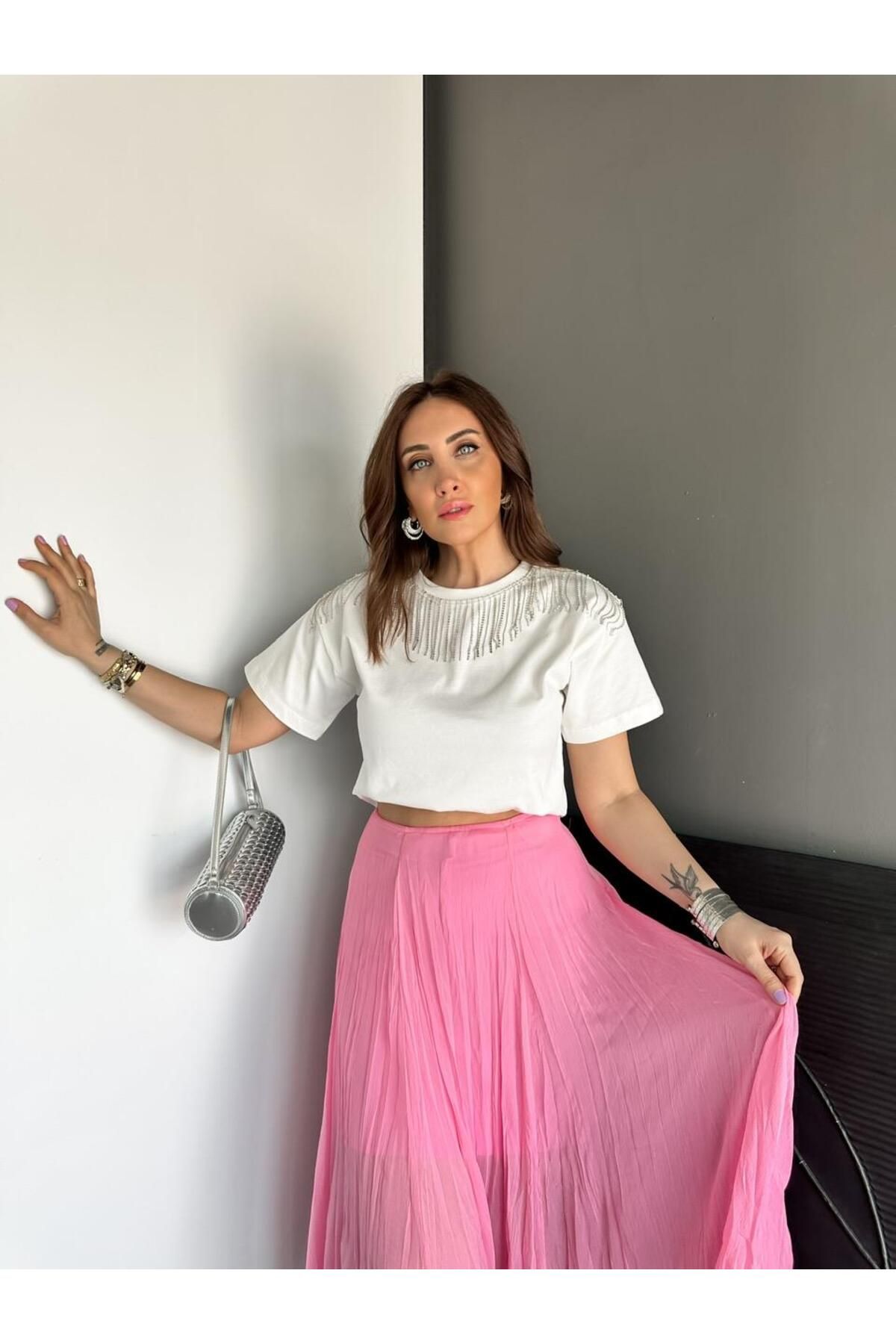 Zerrincan Giyim Beyaz Zincir Aksesuarlı Tshirt
