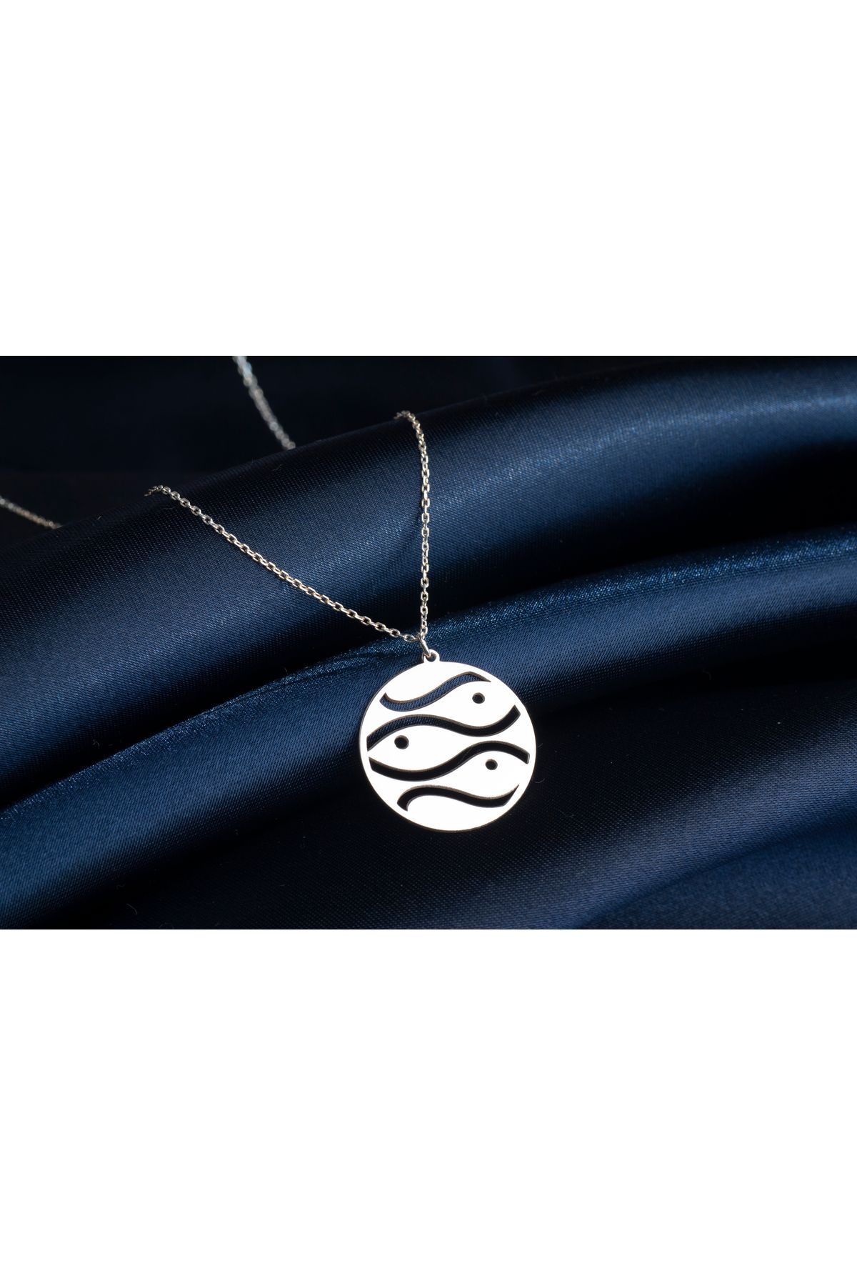 DIZY SILVER Balık Burcu Kolyesi • 925 Ayar Gümüş • Yuvarlak Astroloji Temalı Kolye Modeli