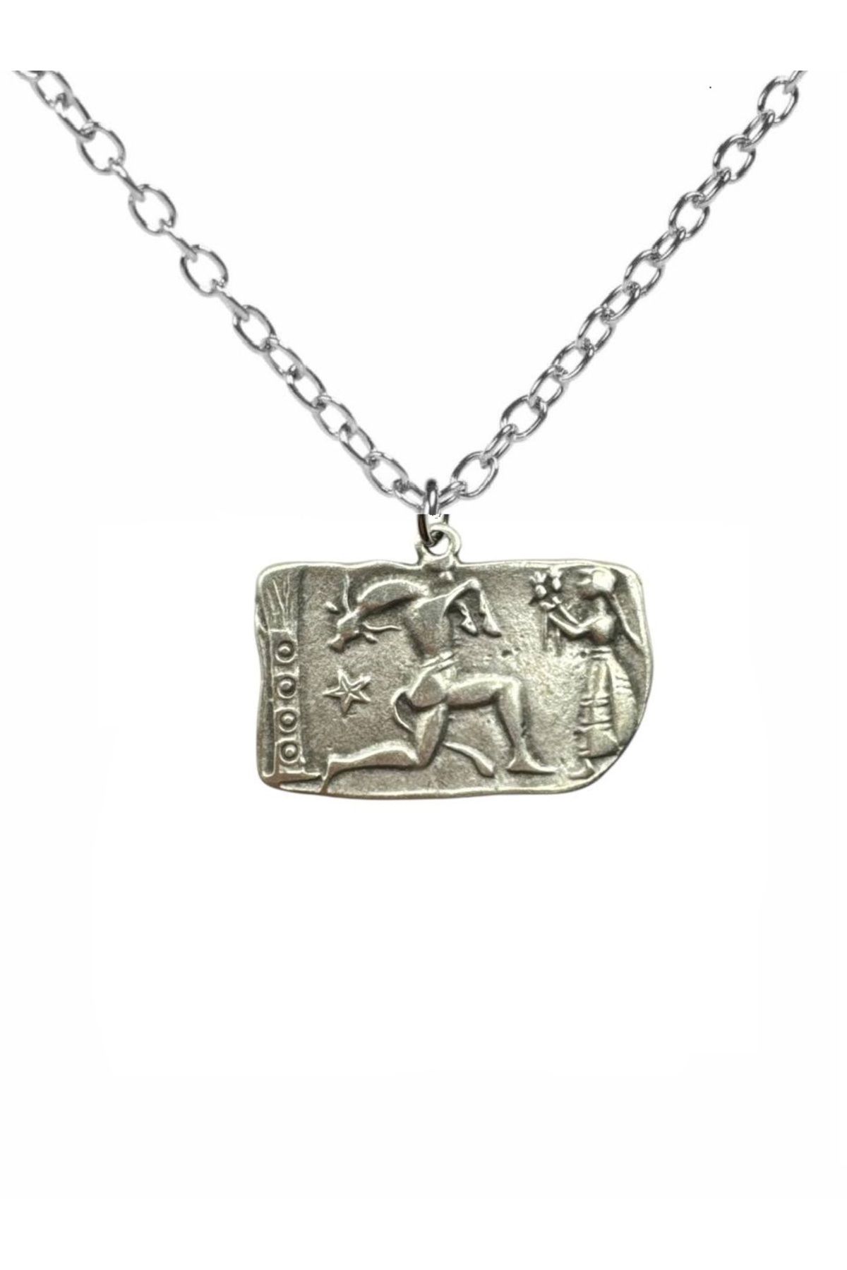 Herşey Nota Centaur Legacy – Antik Yunan Sentor Figürlü Plaka Unisex Kolye (60 cm Zincirli)
