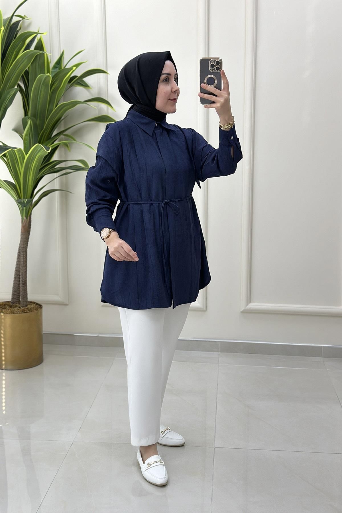 Miss Önü Pile Detaylı Beli Seyyar Kemerli Kadın Tunik Lacivert MSE 3228
