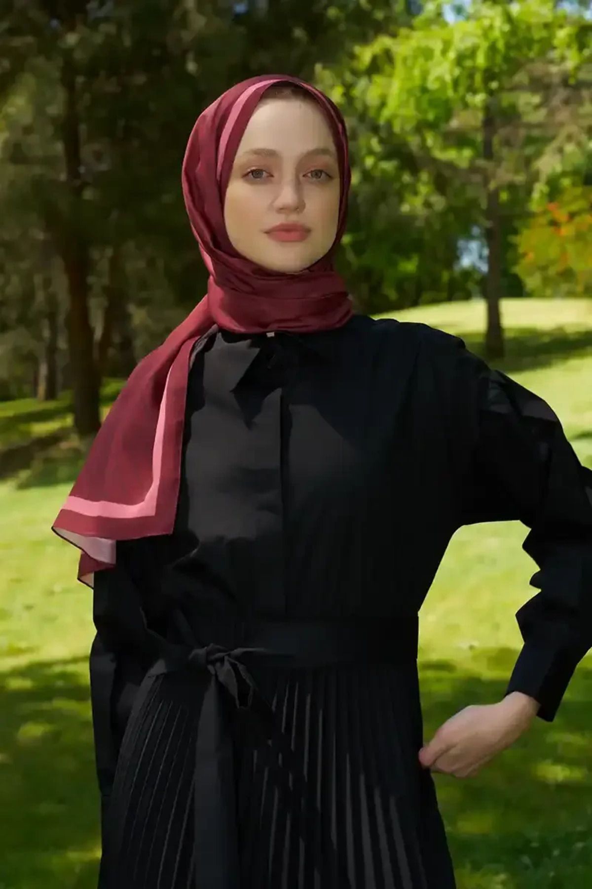 Madame Polo-Hyper Zigzag Pattern Shawl - Claret Red 4