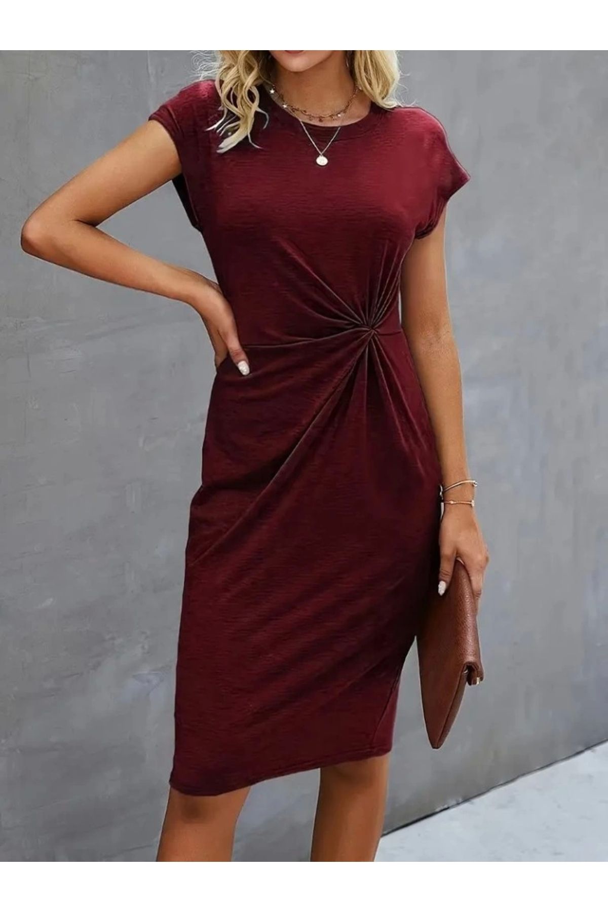 Butik Kadın Kısa Kollu Bisiklet Yaka Yandan Büzgülü Midi Viskon Elbise
