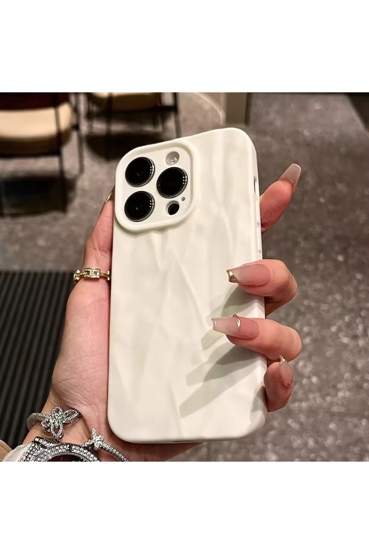 MirazTasarim IPHONE 16 PRO EKRU 3D ÇİZGİ DESENLİ KILIF