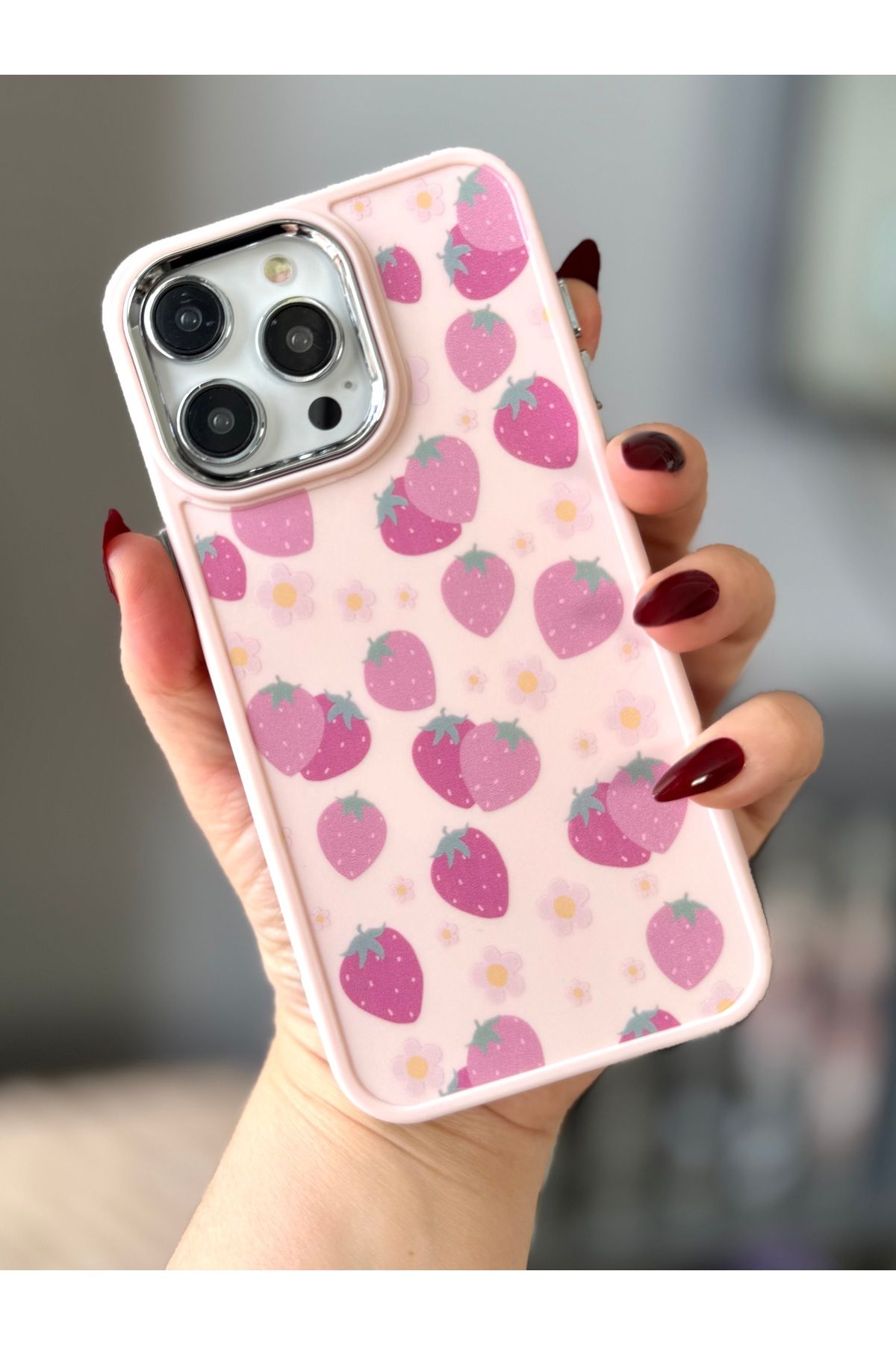 MirazTasarim IPHONE 15 PROMAX ÇİLEK DESENLİ PUDRA RENK KILIF