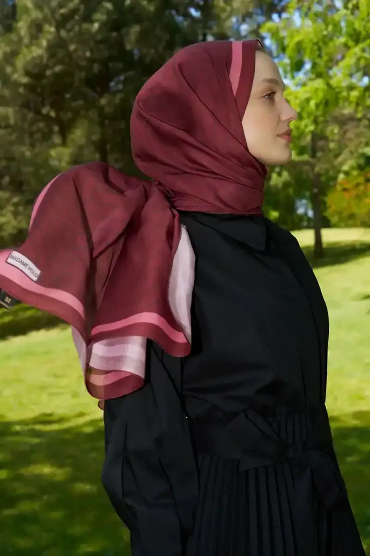 Madame Polo-Hyper Zigzag Pattern Shawl - Claret Red 2