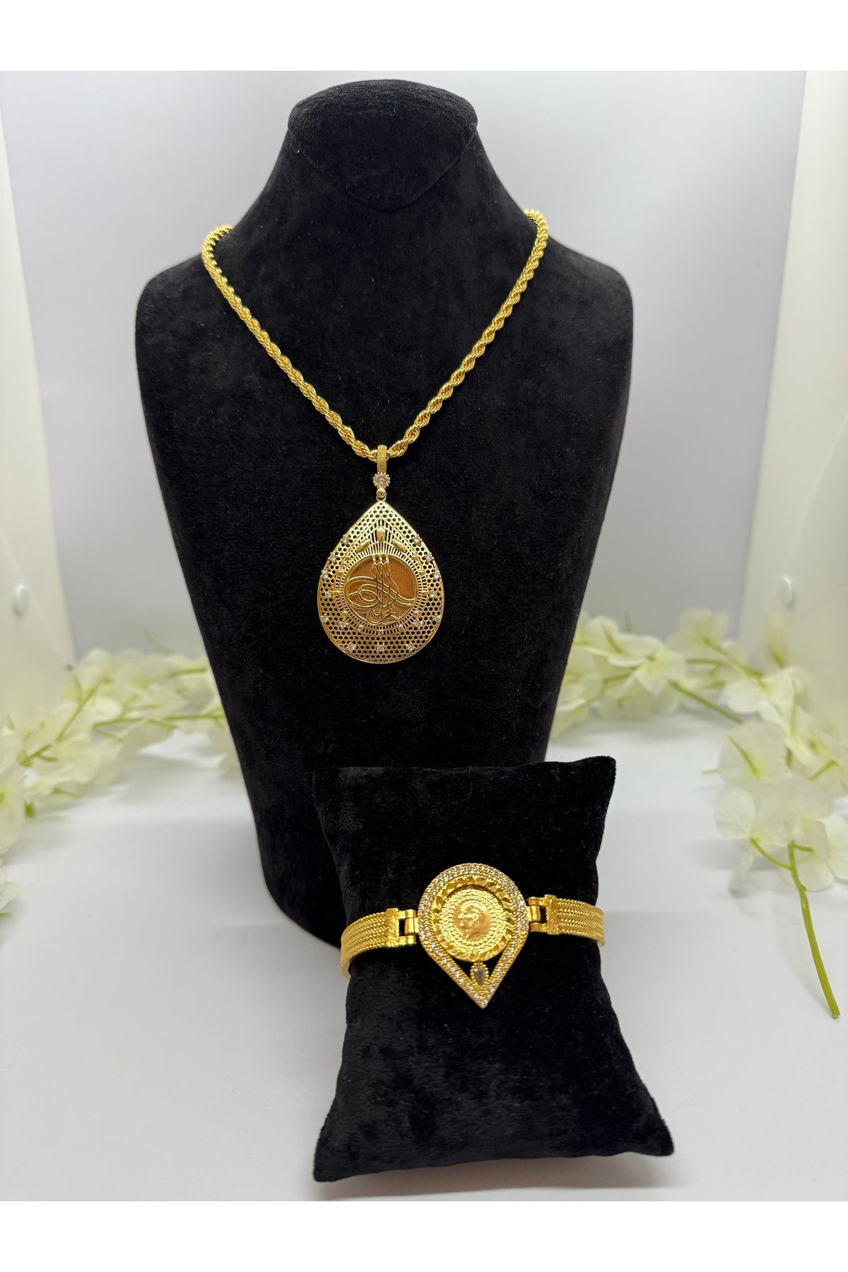 Constanza Exclusive 22 Ayar Altın Kaplama Taşlı Tuğralı Motif Set Lvd512
