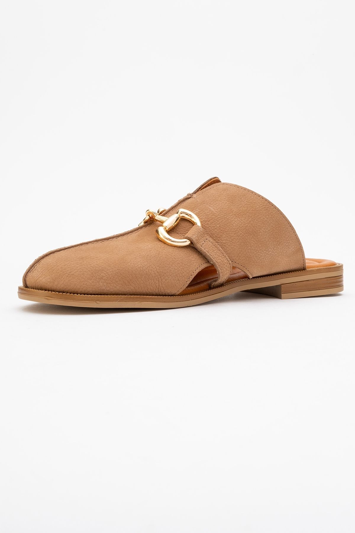 LuviShoes-Γυναικείες παντόφλες FAVOR Μπεζ αγκράφα από γνήσιο δέρμα κλειστό μπροστά 4