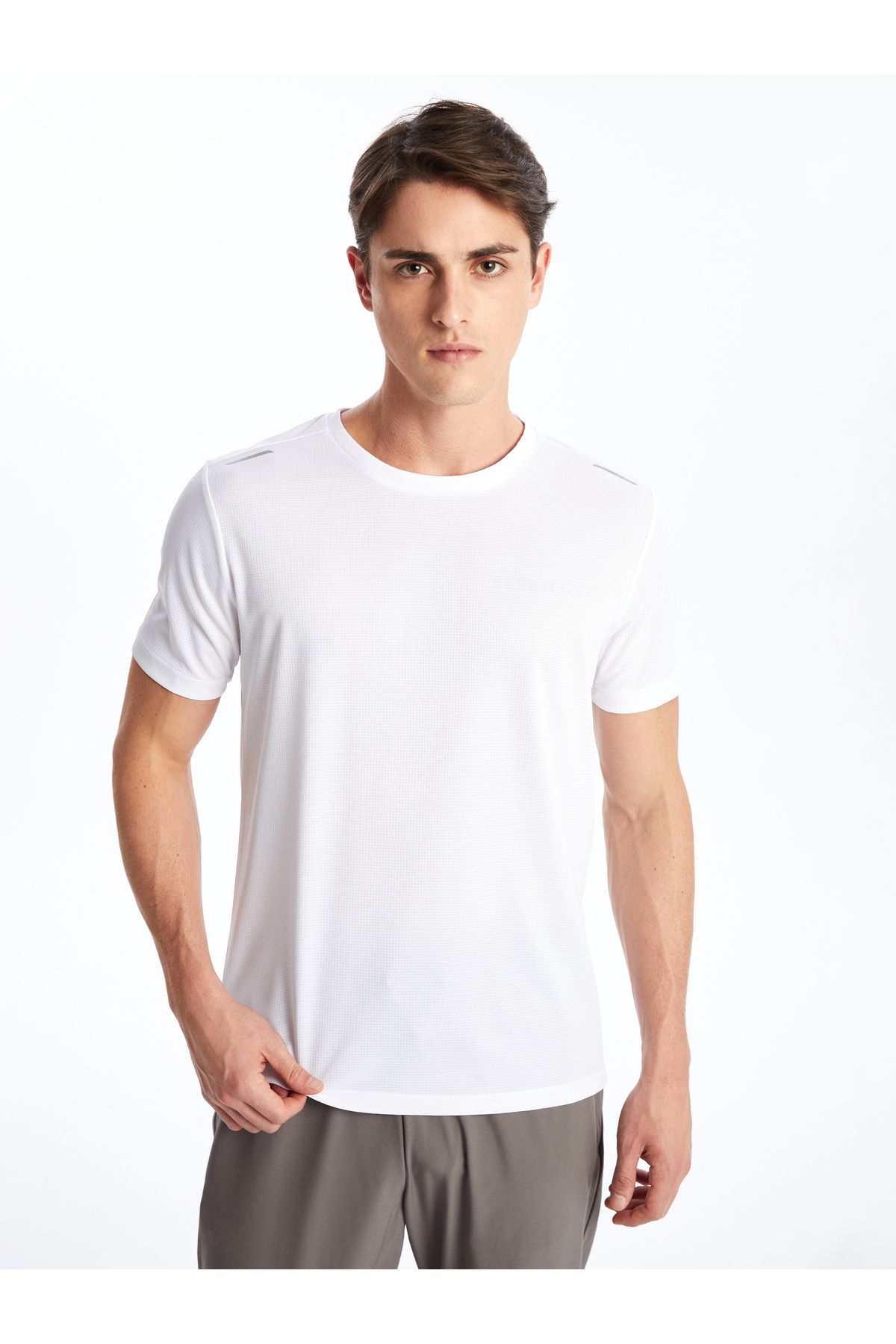 LC Waikiki-Kurzärmliges Herren-Sport-T-Shirt mit Rundhalsausschnitt 1