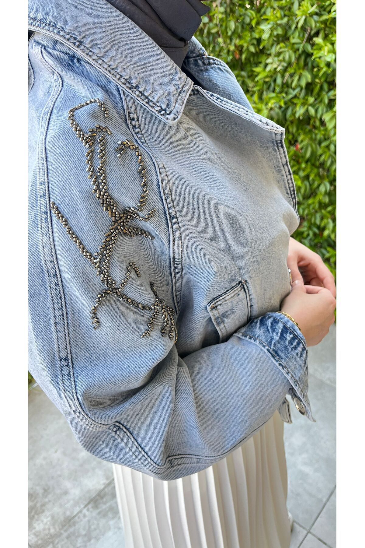 Venöve Boncuk İşlemeli Denim Ceket |
