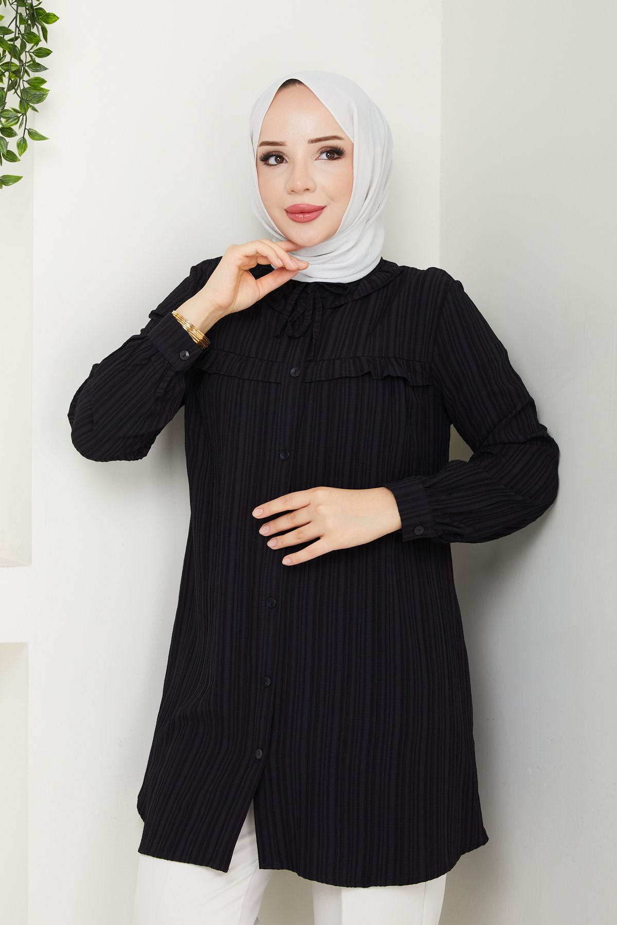 Pamuk Butik Kadın Yaka Detaylı Fırfırlı Robalı Gömlek