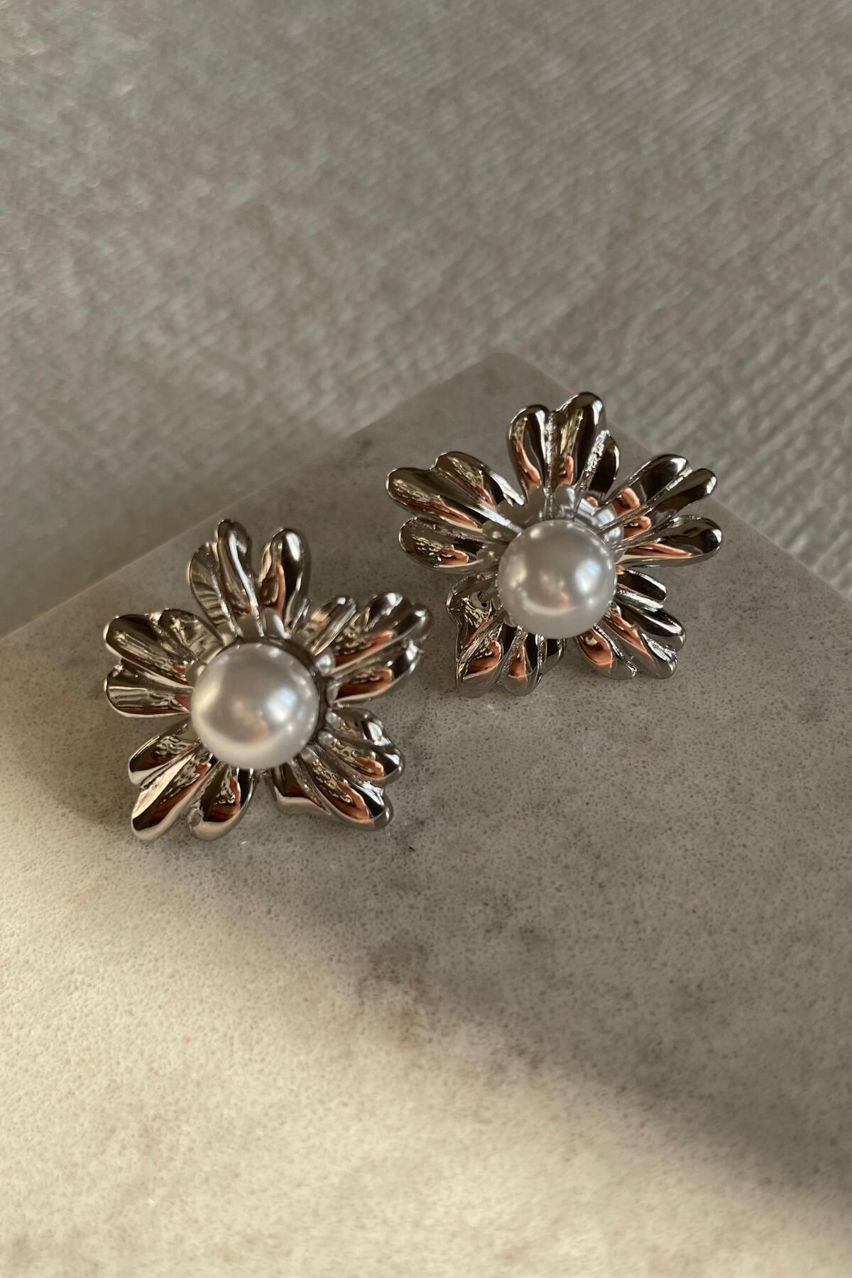 monvee Çelik İncili Silver Yaprak Küpe