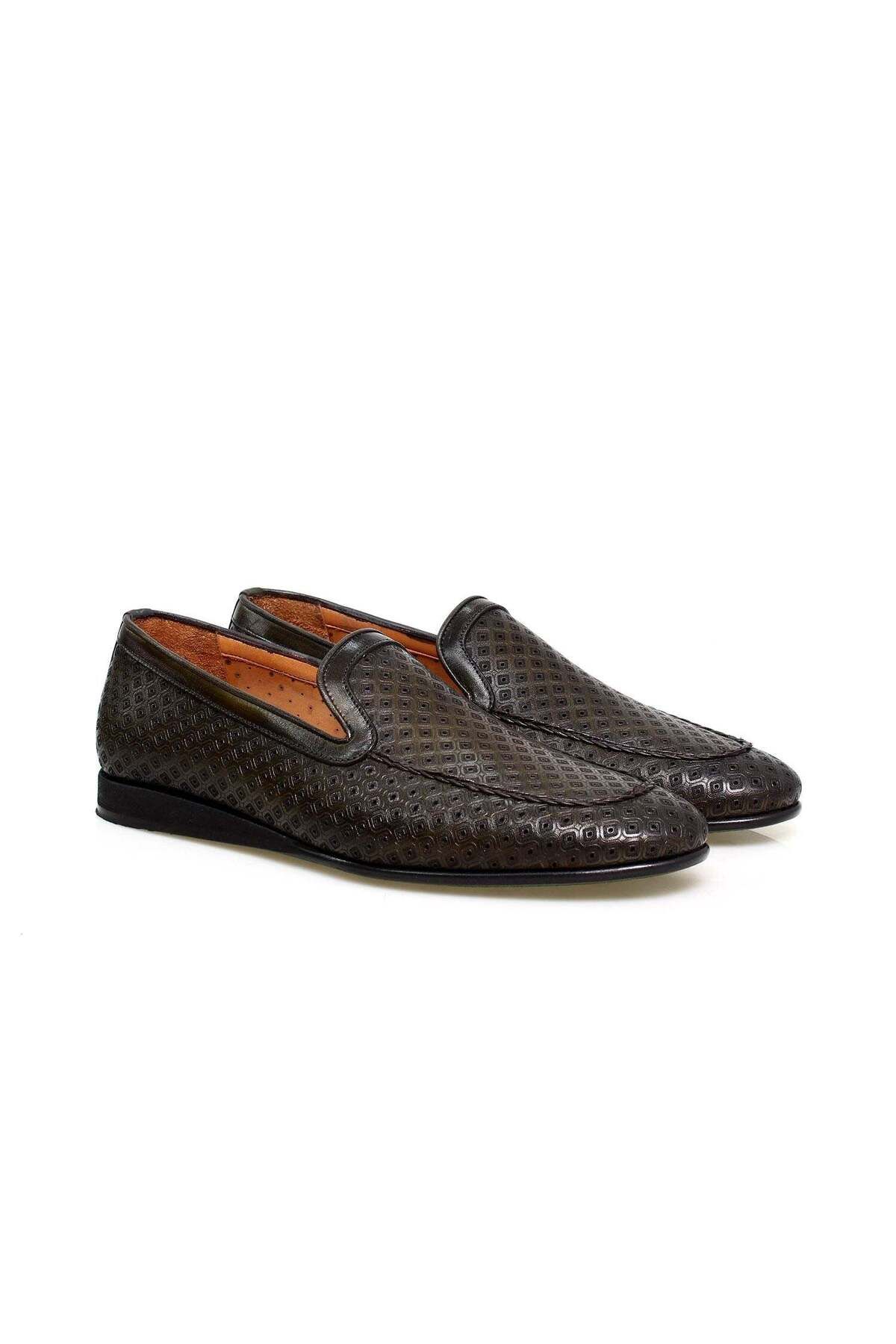Butik HAKİ RENK BAĞCIKSIZ HAKİKİ DERİ ERKEK AYAKKABI