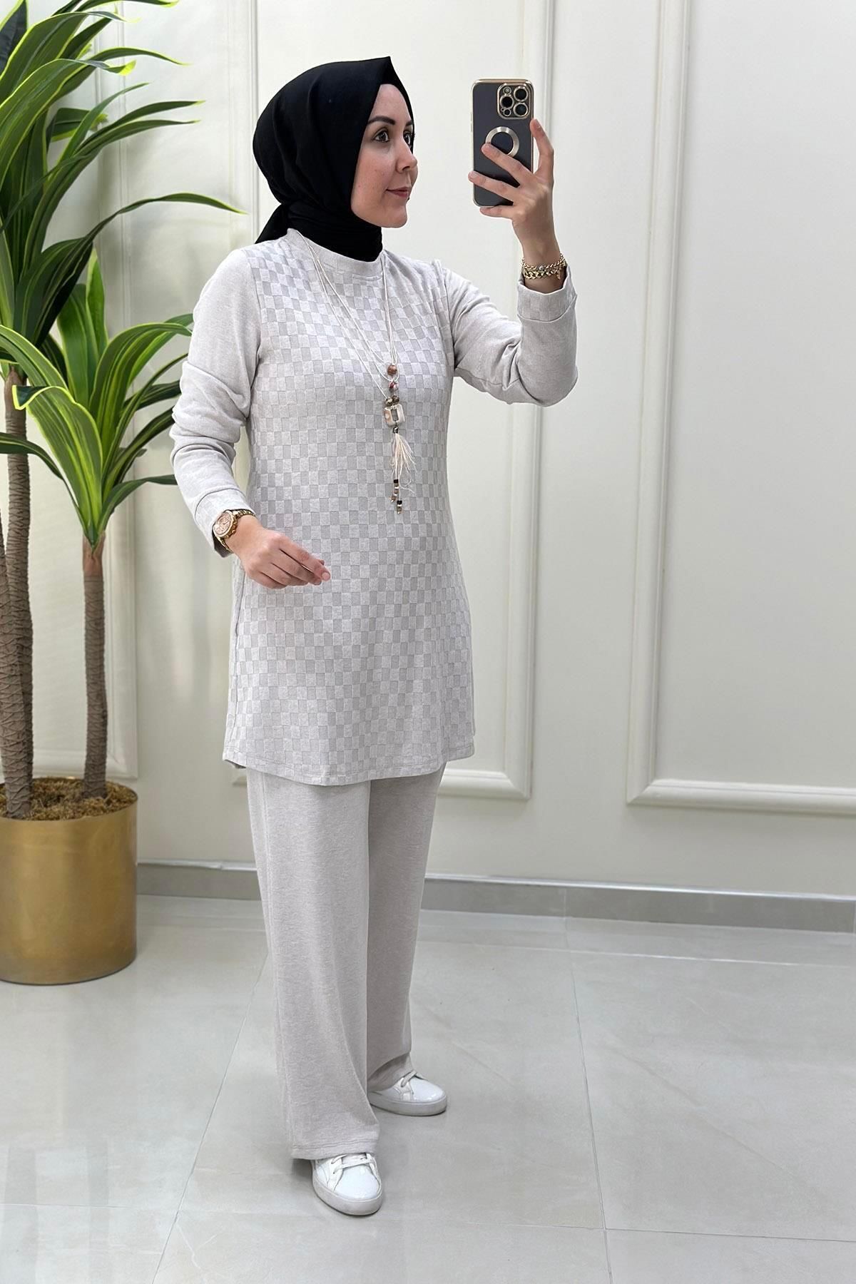 çınar özkan Dama Desen Kolyeli Tunik ve Pantolon Kadın Triko Takım Bej CNR 1818