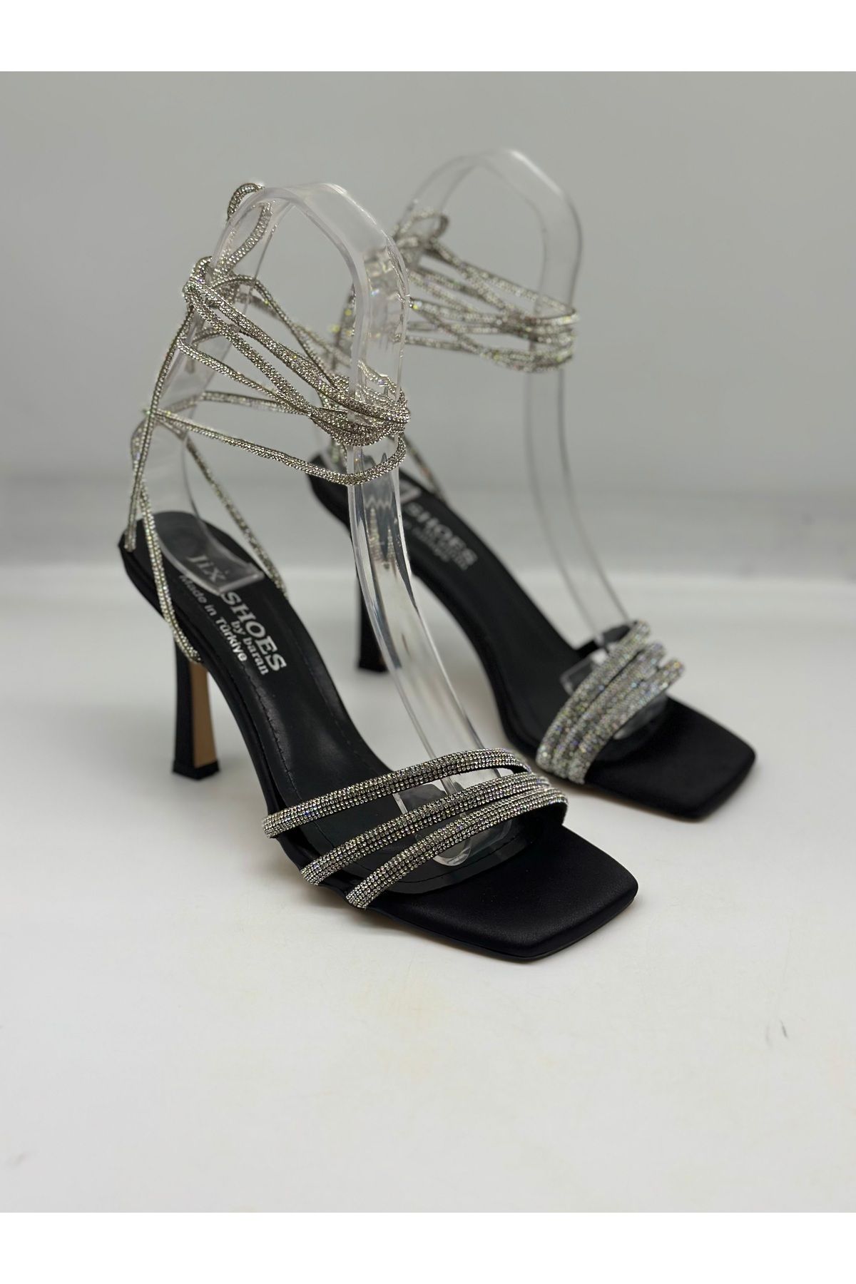 LOTUS AYAKKABI & ÇANTA İthal Taşlı Bilekten Bağlı Stiletto