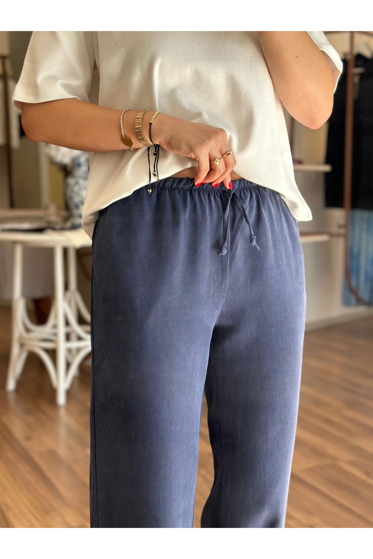 Unique Boutique Lacivert Kumaş Beli Lastikli ve Cepli Arabel Pantolon