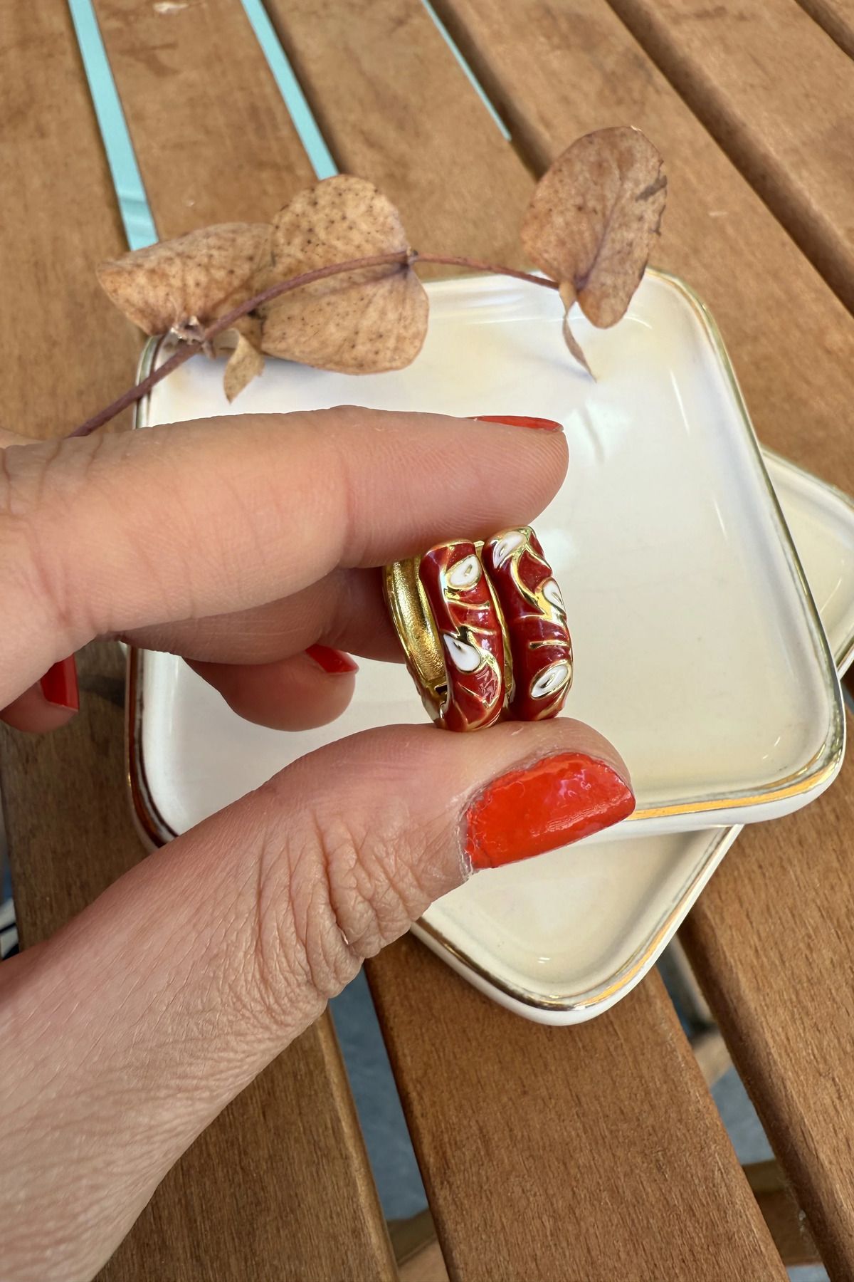 AURA ATELIER 14K Altın Kaplama Kırmızı Mineli Emily Küpe 2cm