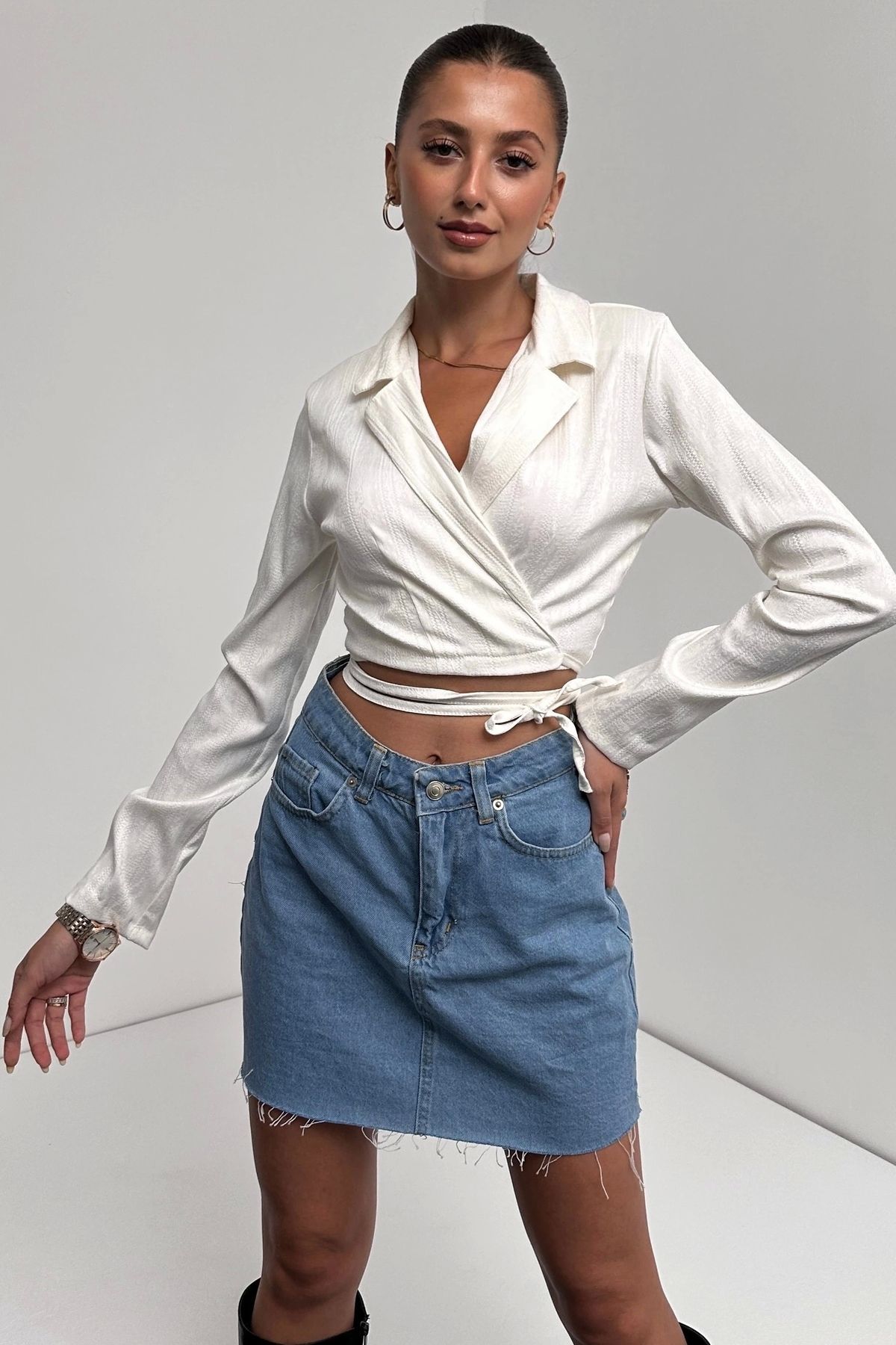 Nateli Gömlek Yaka Beli Bağlamalı Crop Bluz