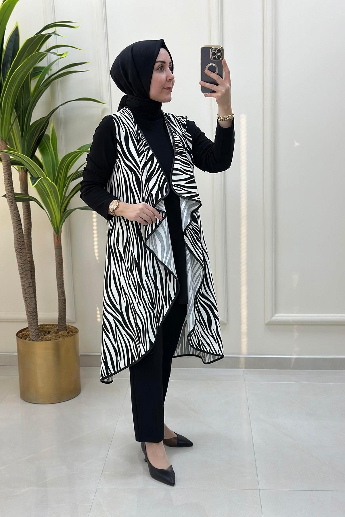 Look Zebra Desen Volanlı Hırka ve Tunik Kadın İkili Takım Siyah/Beyaz LOOK 7060
