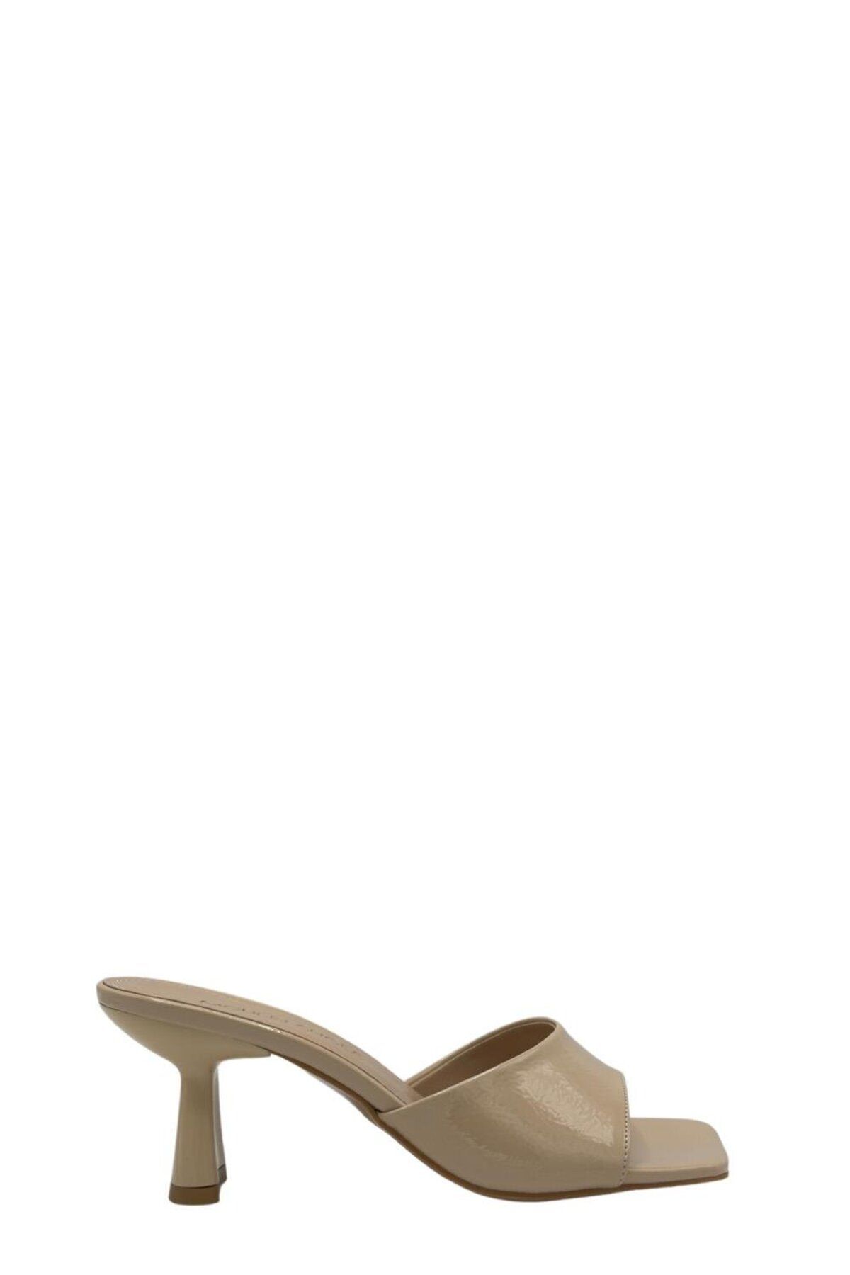 Moulin Shoes Ten Kırışık Rugan Tek Bant Kısa Topuklu Terlik