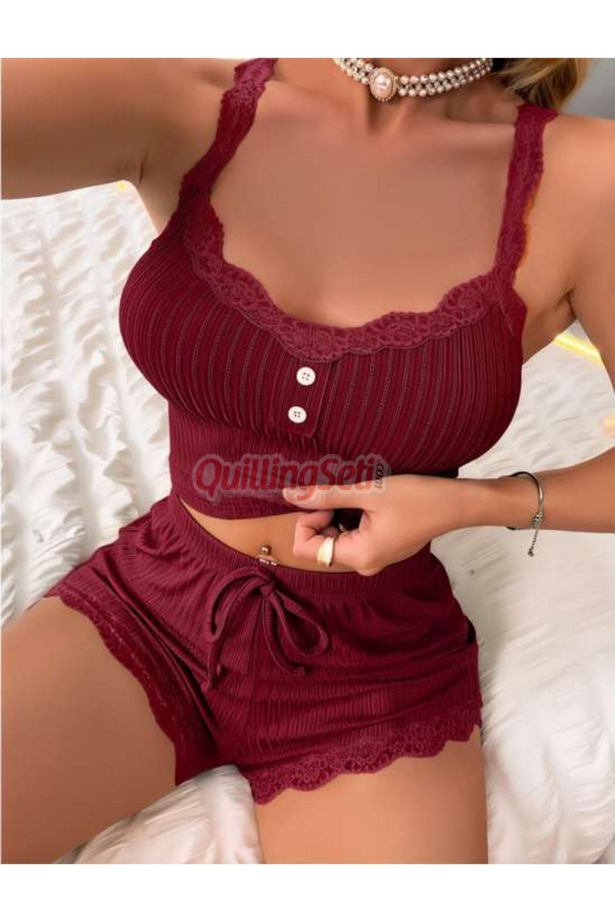 quilling Desenli Örme Kumaş Bordo Renk S-23 Likralı Şortlu Pijama Takımı: Yumuşaklık ve Esneklik Bir Arada!