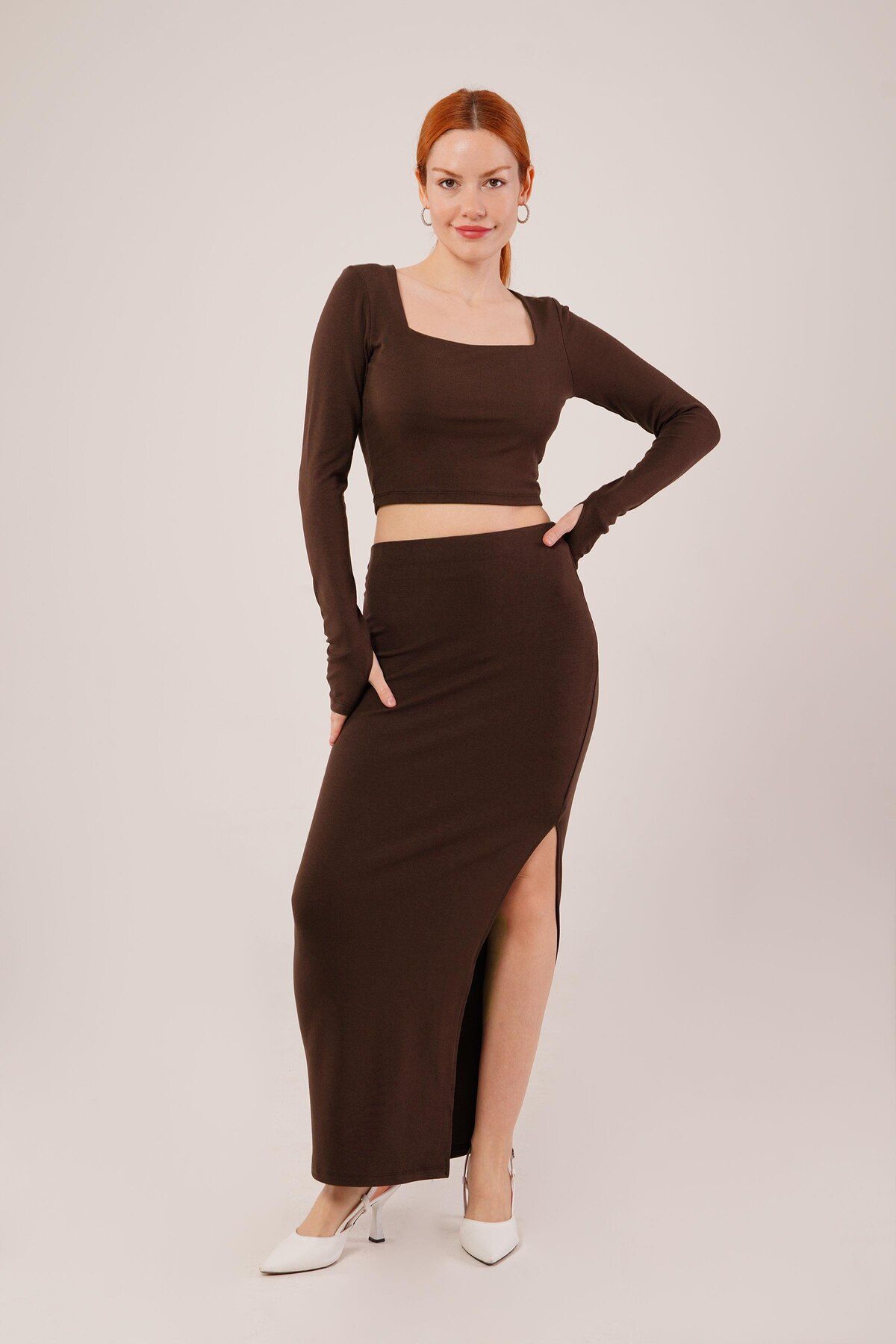 ETİLER COLLECTION Kare Yaka Bluz Ve Yırtmaç Detaylı Etek İkili Kahverengi Takım