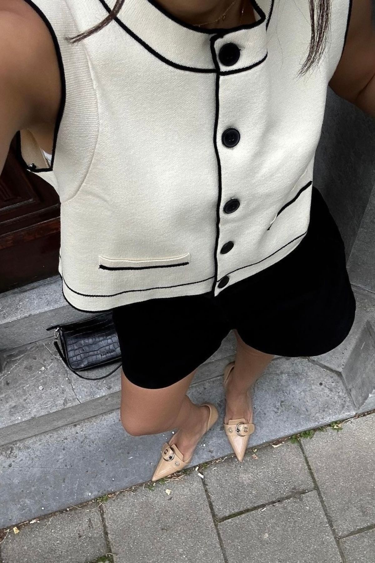 Noi Belis Ekru Yumuşak Dokulu Bisiklet Yaka İnce Yelek SS25BZ0042