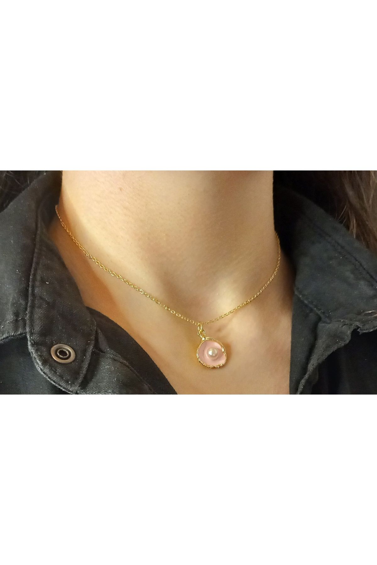 Crystal Atelier Pembe İnci Midye Kolye, Kadın Altın Kaplama Midye Modeli Çelik Kolye, İncili Midye Kabuğu Kolye