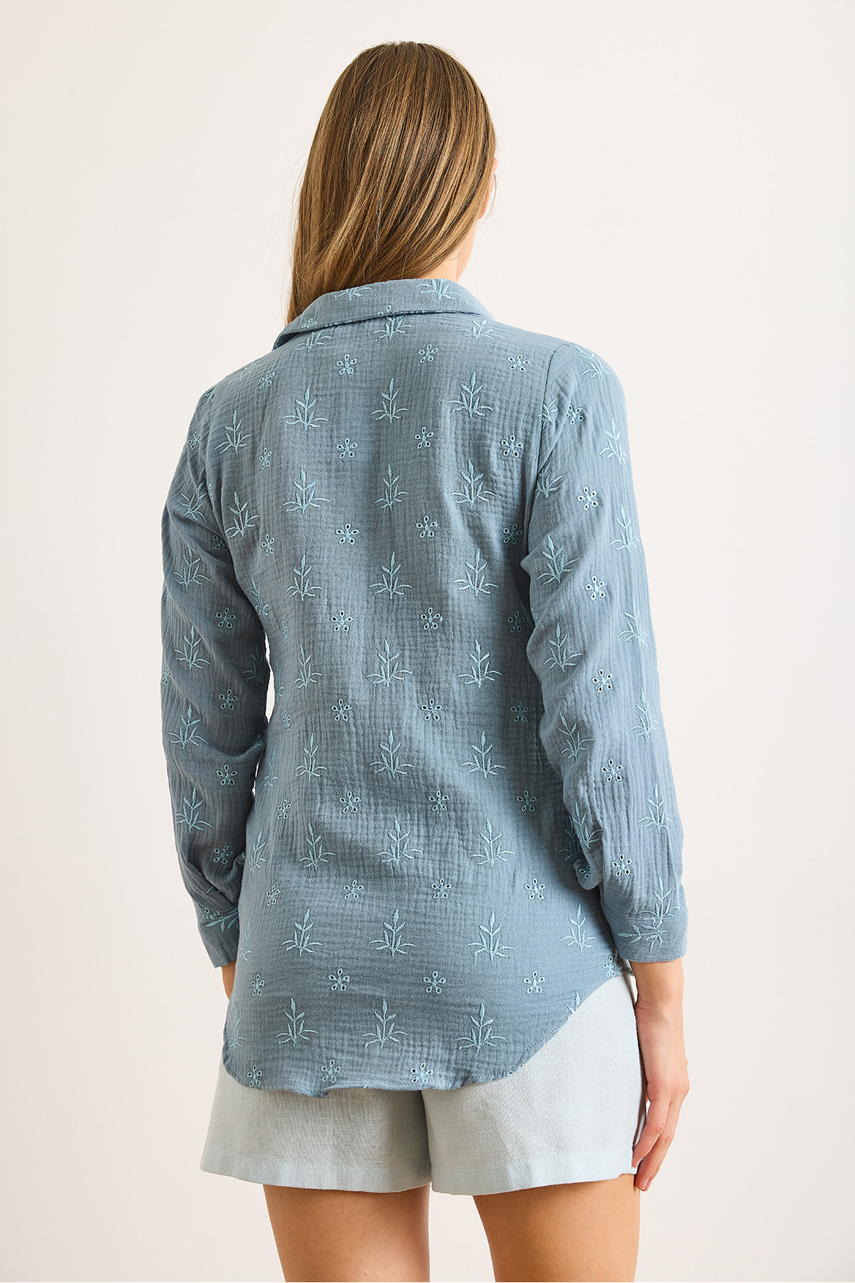 Olalook  Kadın İndigo Nakış Detaylı Müslin Gömlek GML-19001333 - Görsel 2