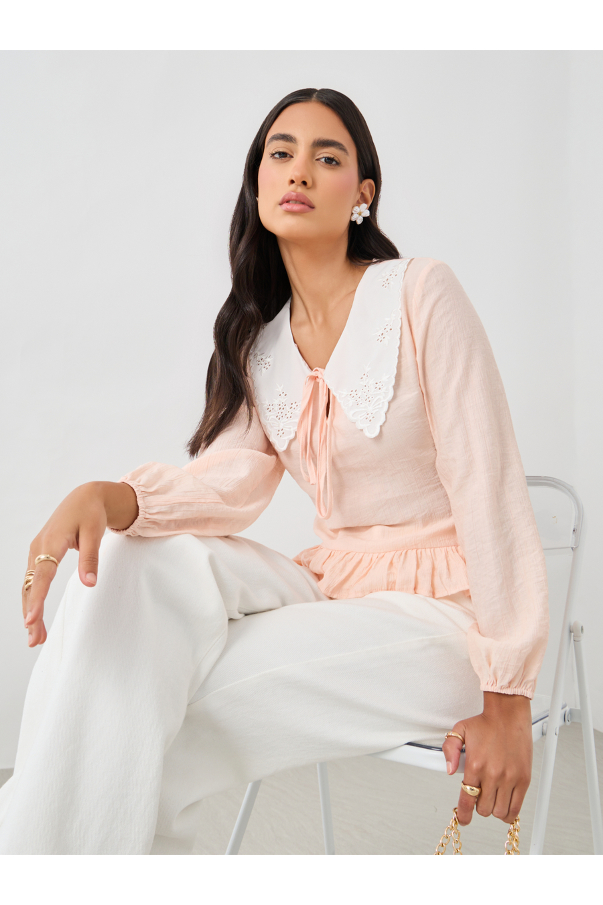 Styli Tie-Up Neck Lace Detail Balloon Sleeve Blouse