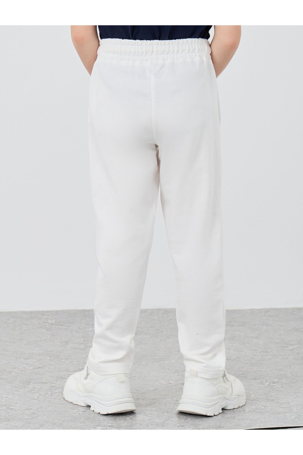 Styli-Regular Fit Joggers with Pintuck Detail 4
