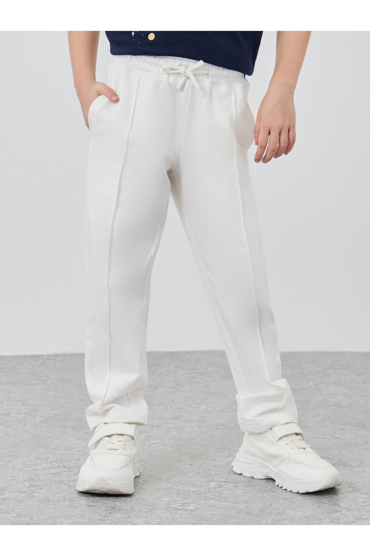 Styli-Regular Fit Joggers with Pintuck Detail 5