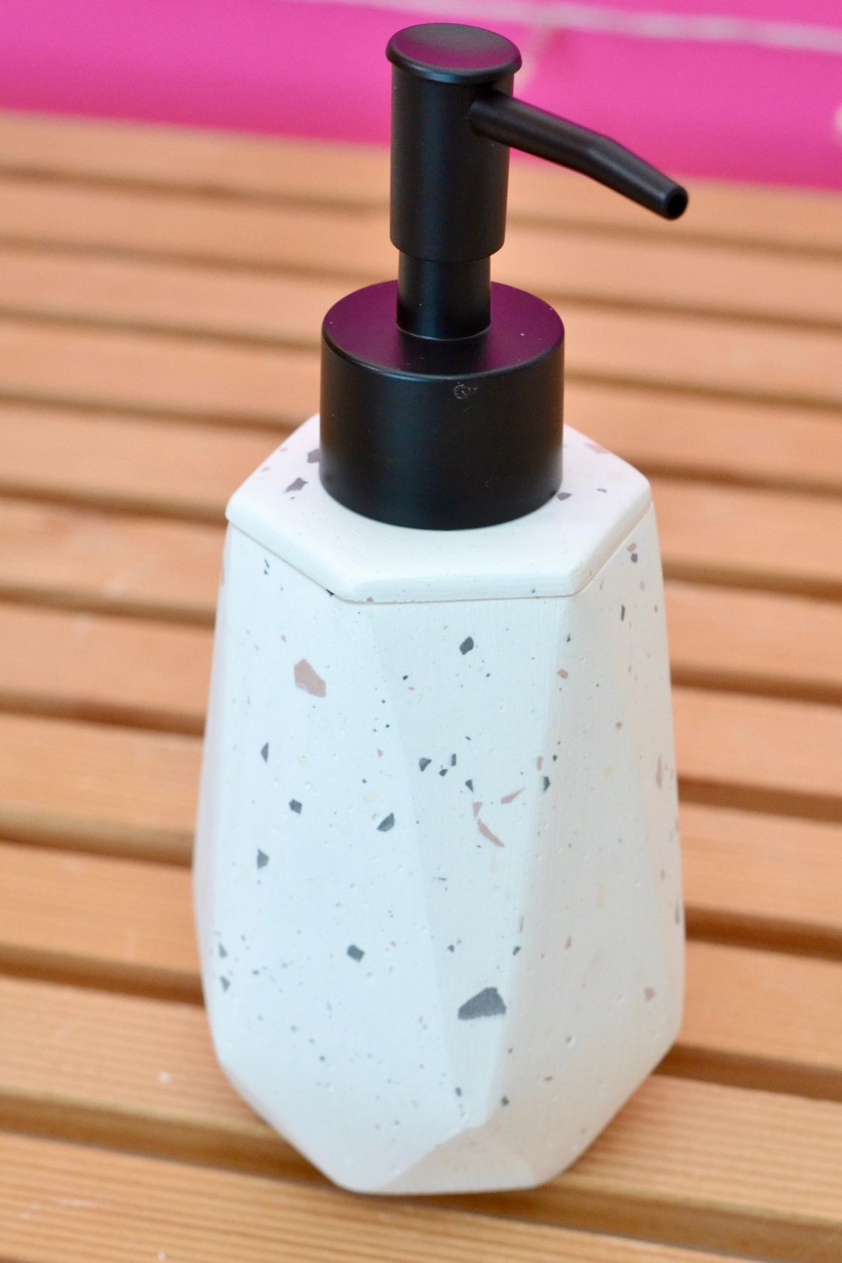 Bİ DOLU DÜKKAN Karışık Renkli Terrazzo Desenli Sıvı Savunluk | Mat Pompalı Sabunluk | Banyo Aksesuarı