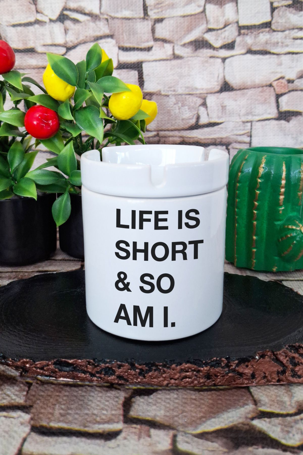 qoeuyl boutique Life Is Short So Am I Kısa Arkadaş Eğlenceli Şaka Hediye Baskılı Seramik Kapaklı Kokusuz Küllük