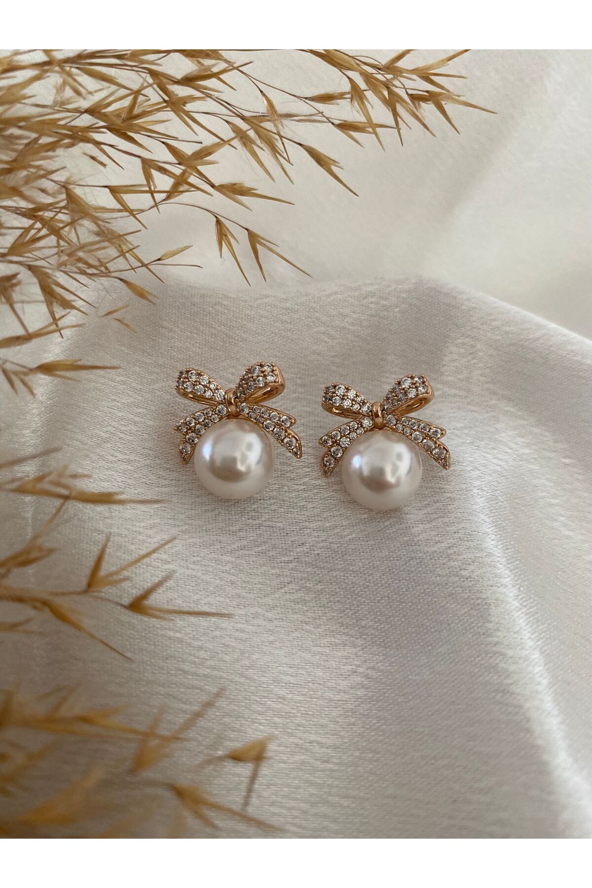 XUPING JEWELRY Fiyonk Detay İnci Çelik Küpe