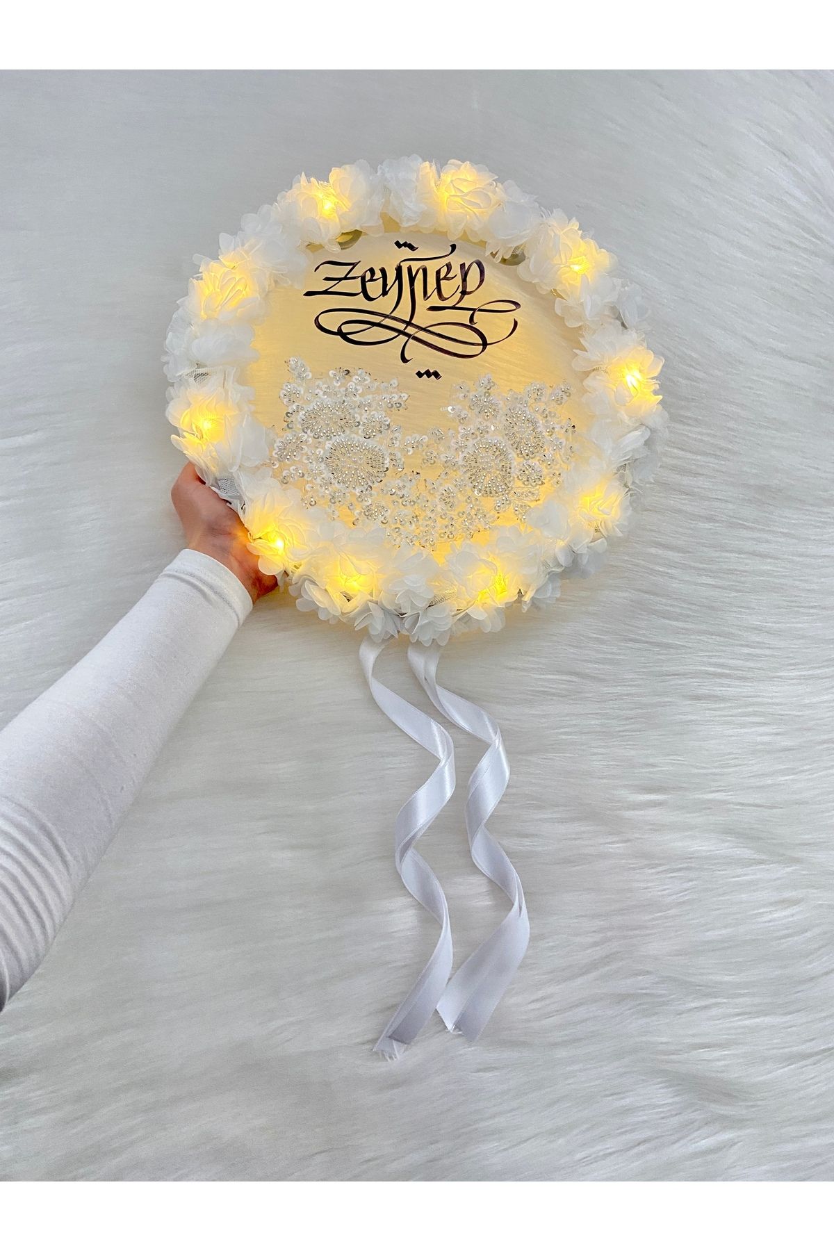 ZEYMERADE Beyaz Ledli Şeffaf Kaligrafi Gelin Tefi 32cm Vip Güpürlü Ve 3d Çiçek Düğün Kına Nedime Bride Parti
